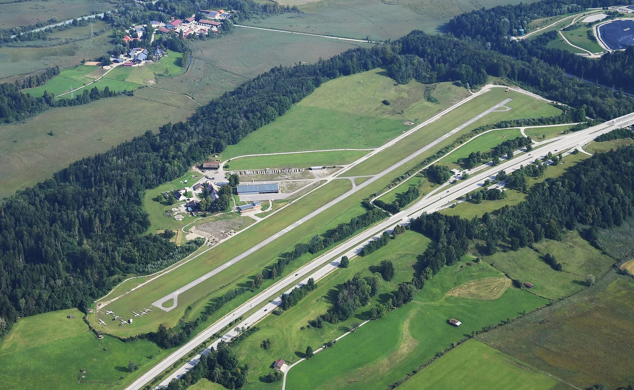 Photo showing: Aerial image of the Ohlstadt gliding site