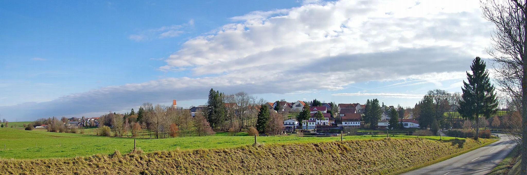 Photo showing: Blick auf den Ort von Nordwesten