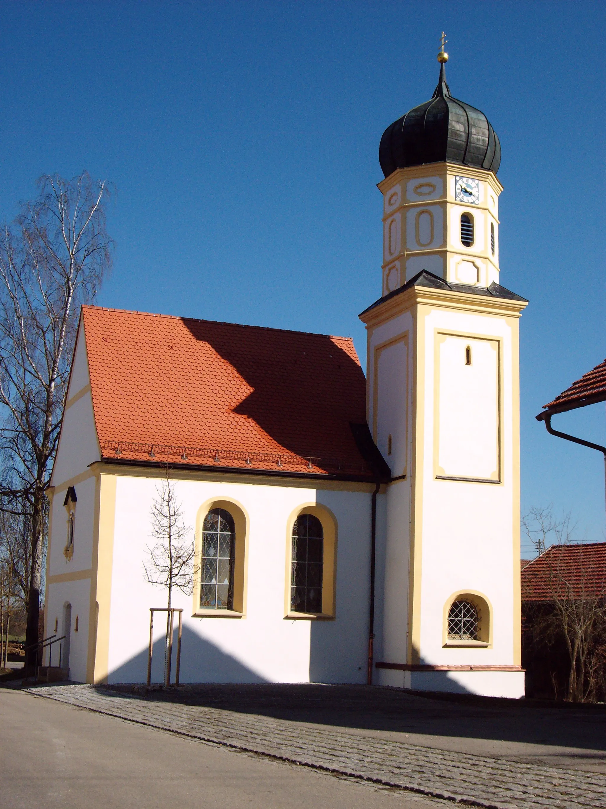 Photo showing: Dienhausen, exterior view of St Magnus of Füssen Chapel facing north-east.