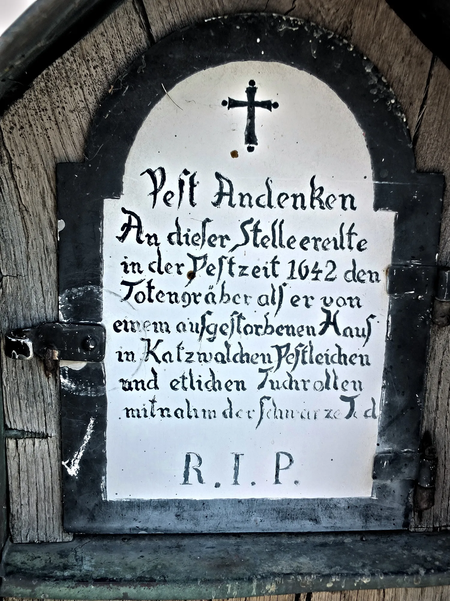 Photo showing: Text of Wayside shrine (pestilence), east of Unterschilding, parish of Palling, marked 1642.