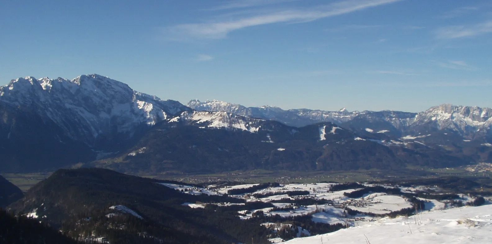 Photo showing: View of Sankt Koloman above Salzach valley.