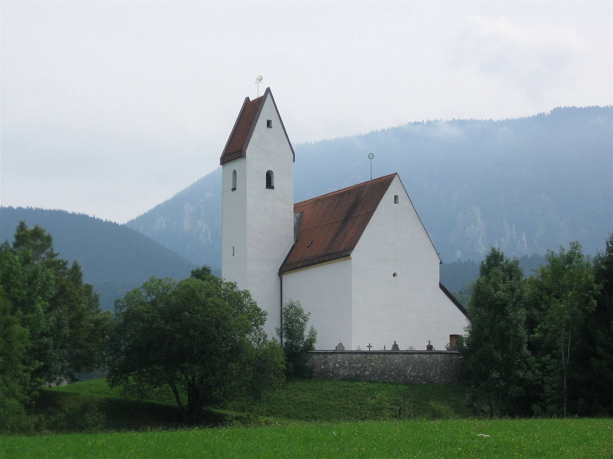 Photo showing: Grainbach; Kath. Filialkirche St. Ägidius und Nikolaus, im Kern spätromanischer Bau, 13. Jh., Chor und Turm Ende 15. Jh., Inneres im 18. Jh. barockisiert; mit Ausstattung.