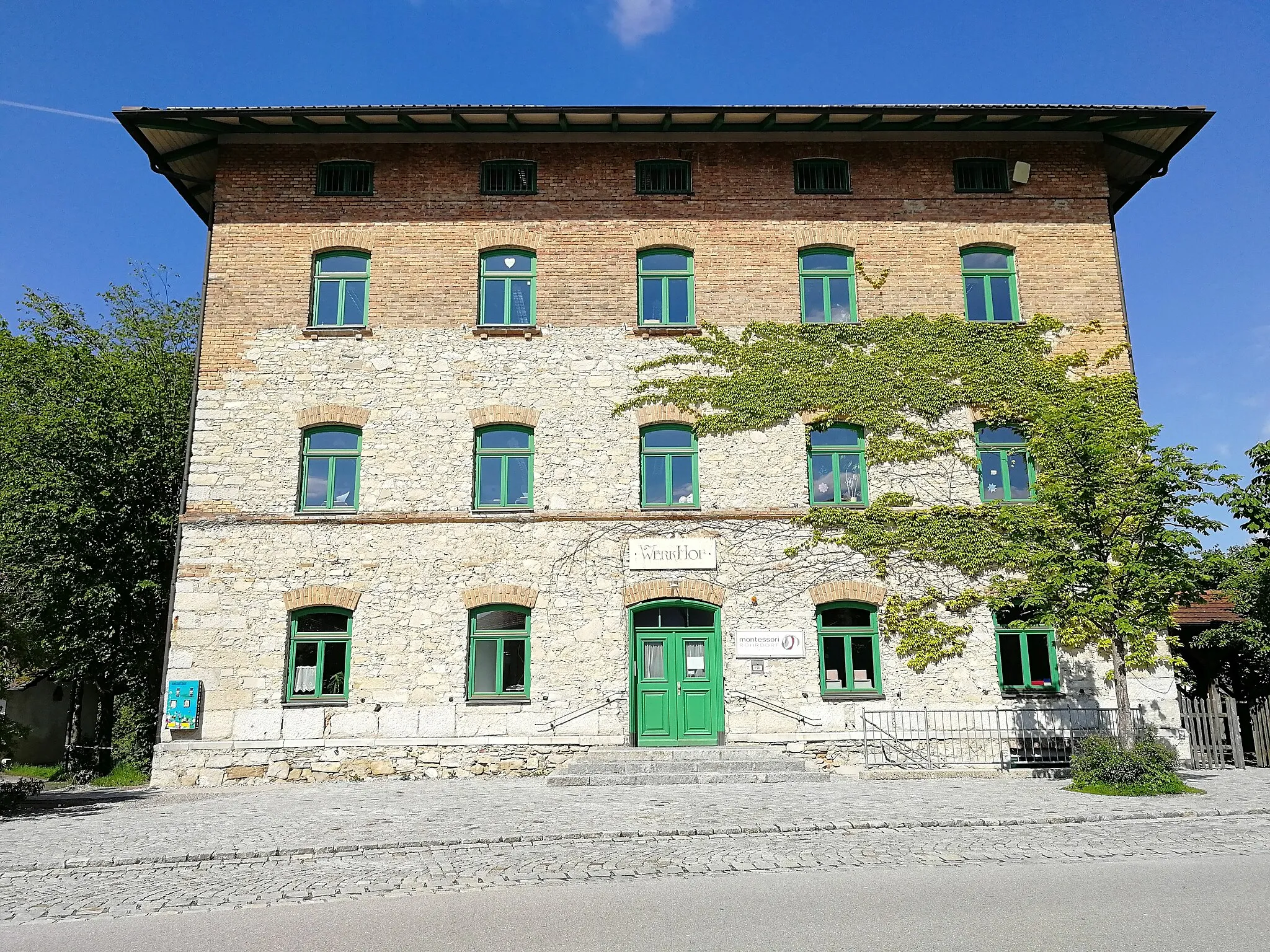 Photo showing: Montessori school, Rohrdorf am Inn