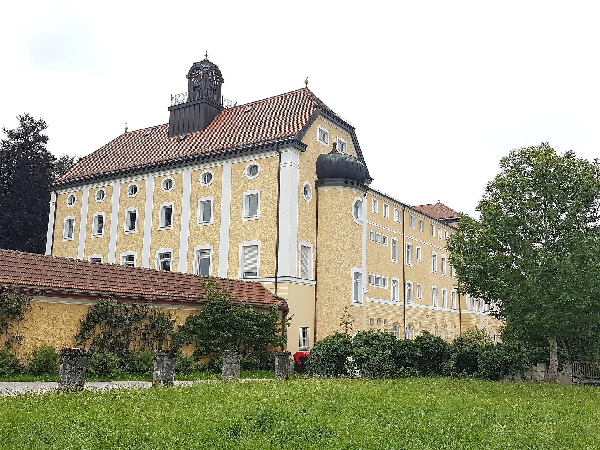 Photo showing: Sparz (Traunstein), Maria-Ward-Mädchenrealschule