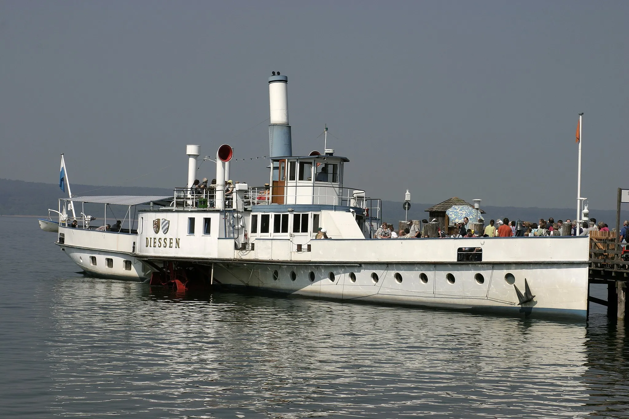 Photo showing: Paddleboat Diessen on the Lake Ammersee
