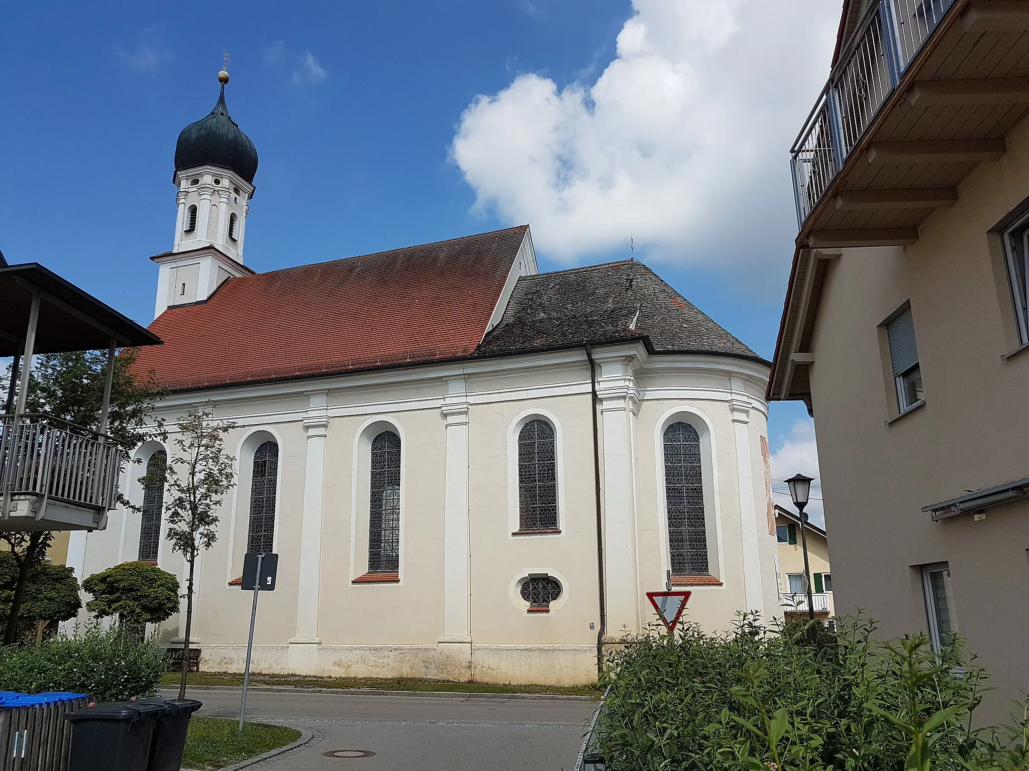 Photo showing: Utting am Ammersee, Filialkirche St. Leonhard, Ansicht von Süden.