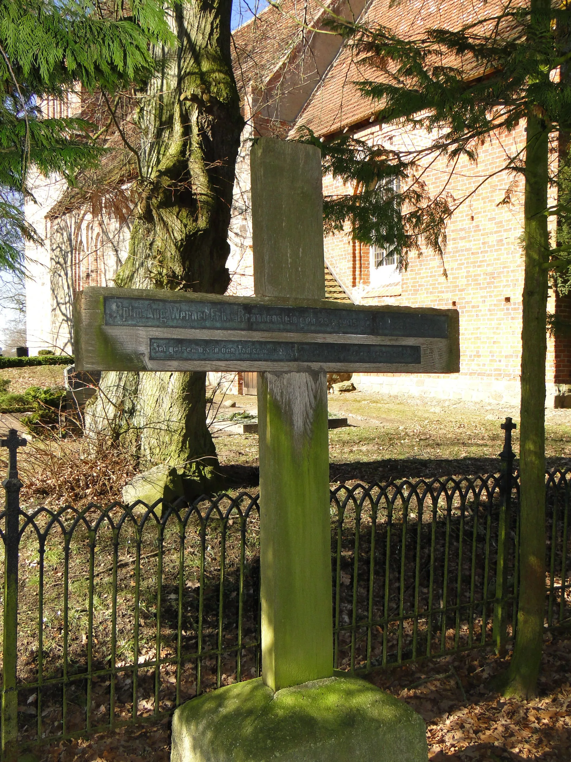 Photo showing: Church in Unter Brüz, district Ludwigslust-Parchim, Mecklenburg-Vorpommern, Germany