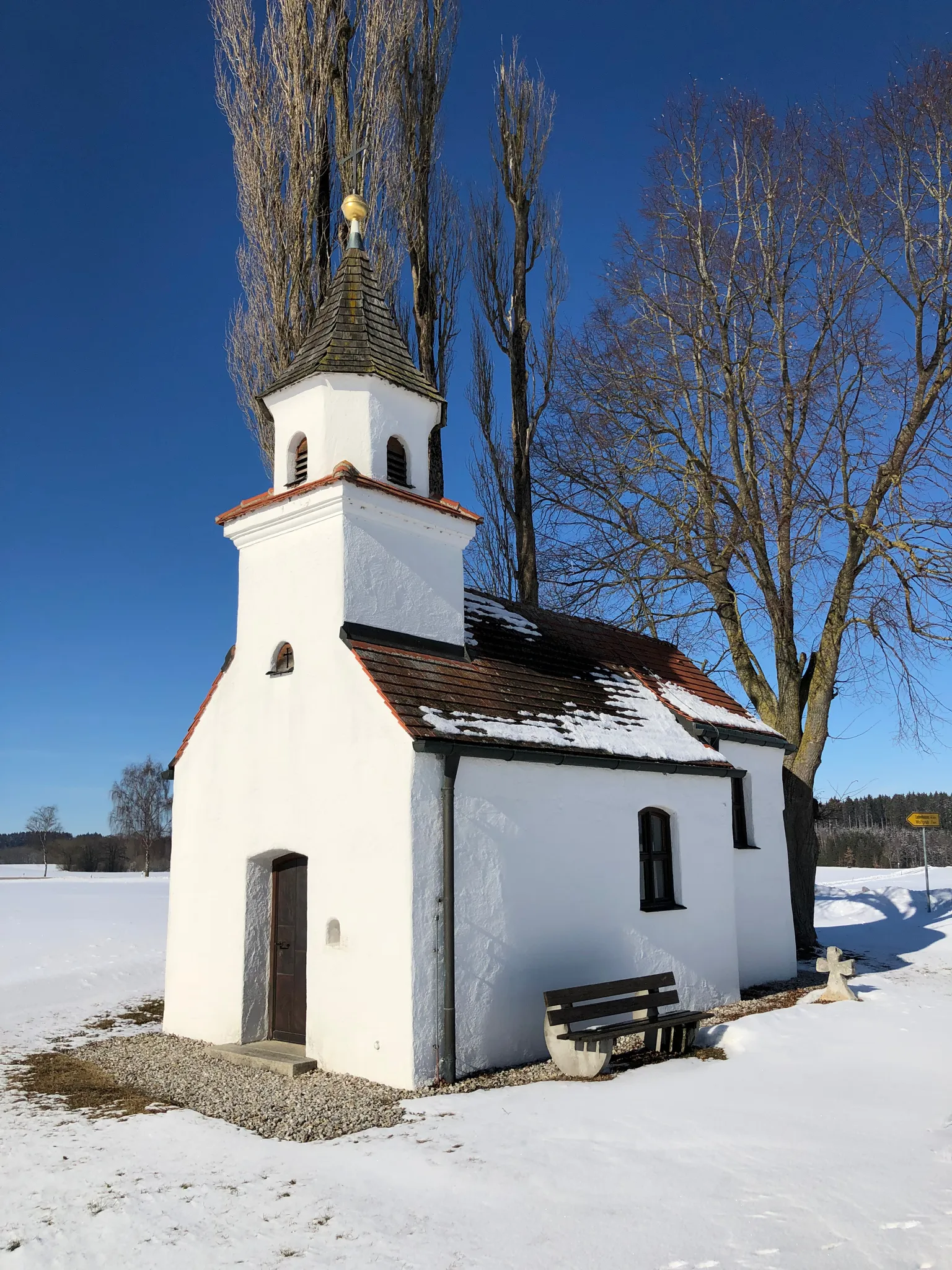 Photo showing: Ortsteil Dettenschwang des Marktes Dießen am Ammersee, Katholische Kapelle Maria Einsiedeln von Südosten, Landkreis Landsberg am Lech, Bayern, DE
