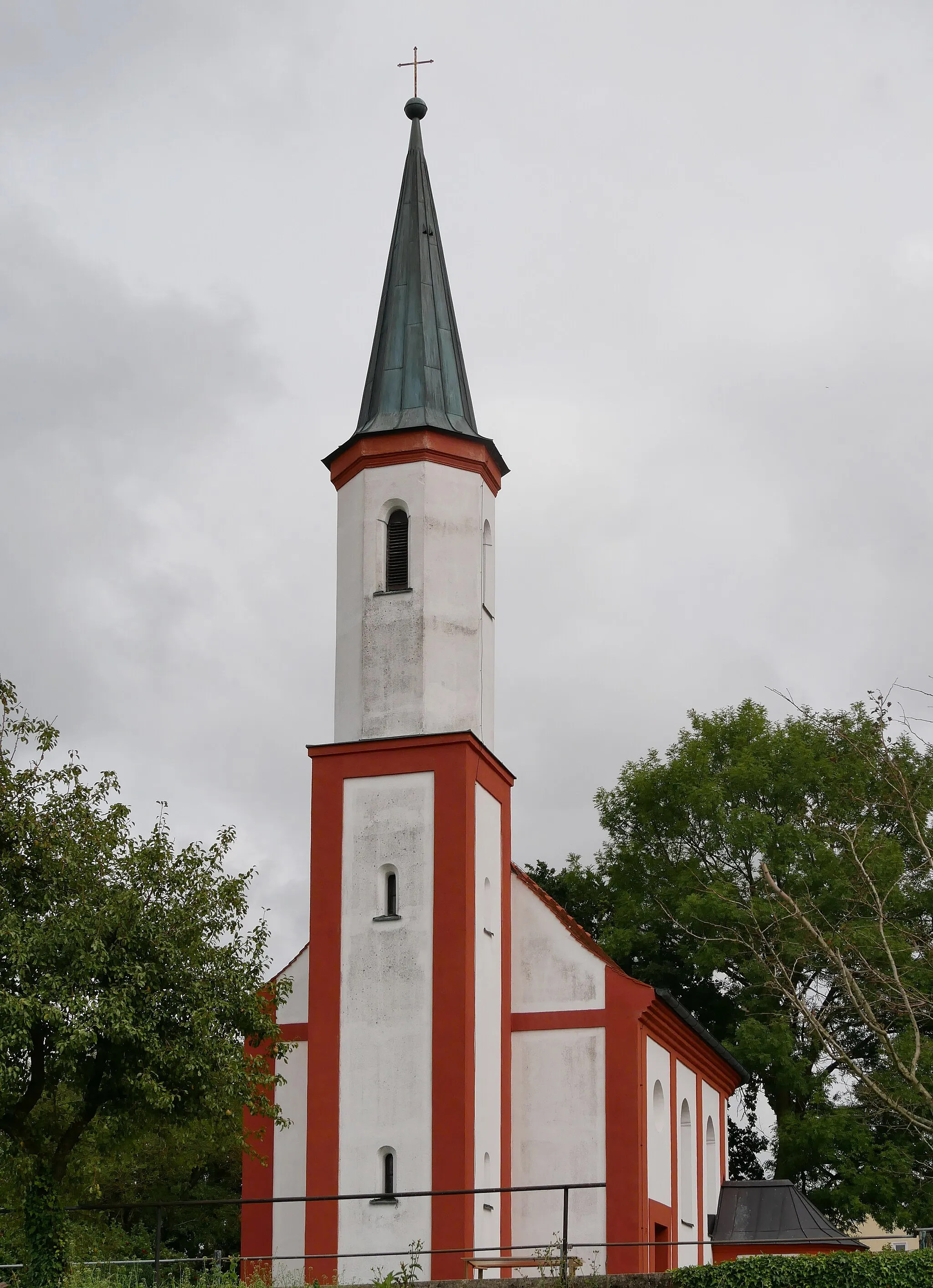 Photo showing: Ottmarshart, Ottmarshart1: Katholische Filialkirche St. Mauritius. Ansicht von W