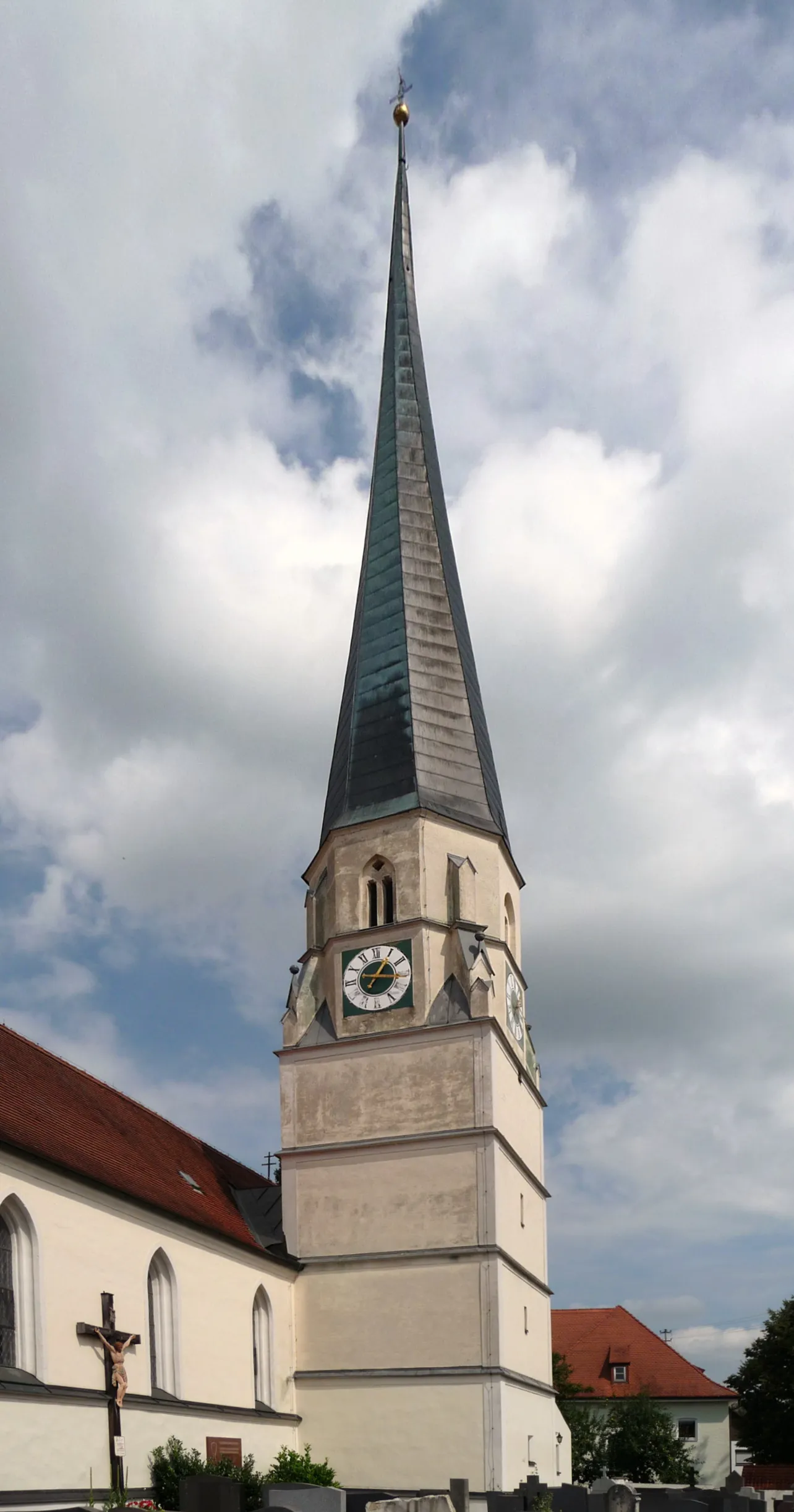 Photo showing: Die Pfarrkirche Maria Himmelfahrt in Rogglfing