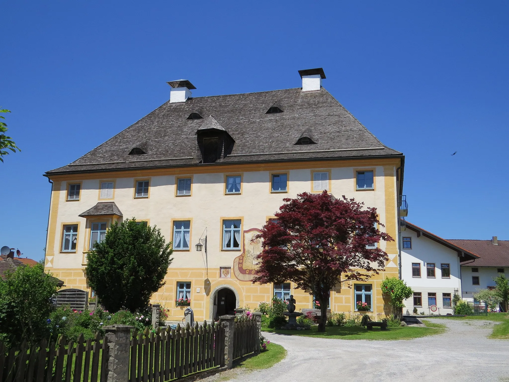 Photo showing: Schloss in Vogtareuth