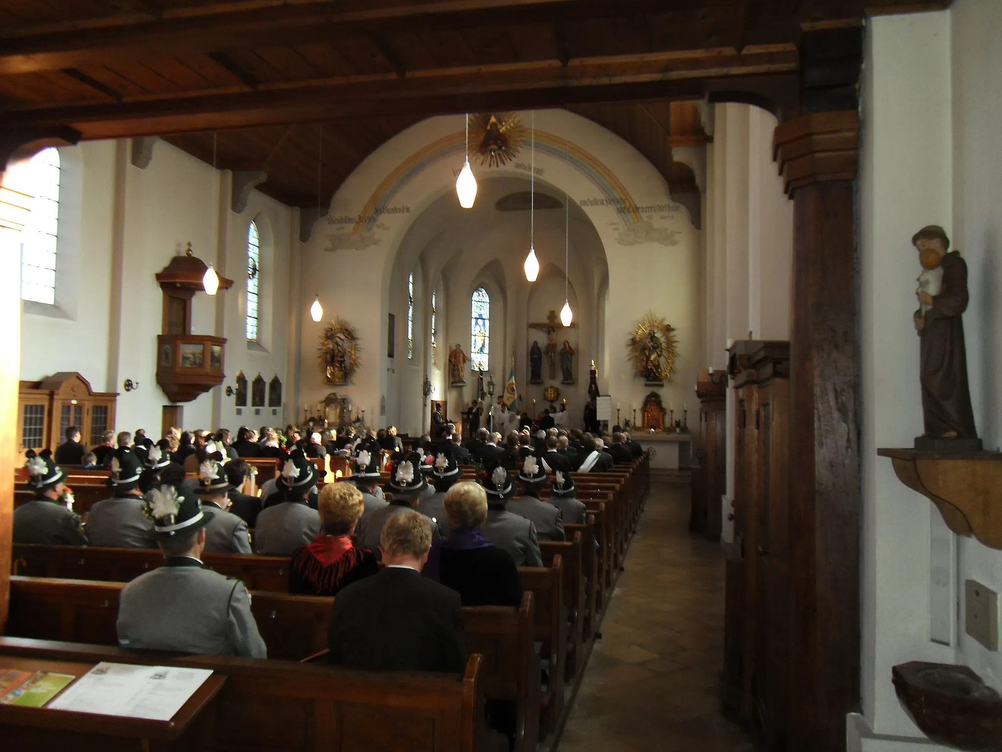 Photo showing: Bernau am Chiemsee. Samstagvormittags-Messe der Katholischen Pfarrgemeinde St. Laurentius Bernau.
