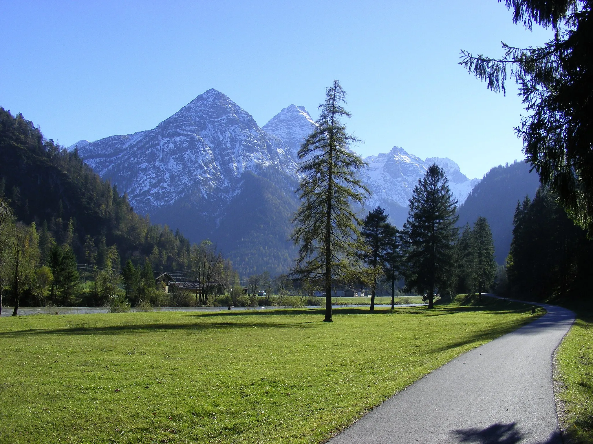 Photo showing: Tauernradweg im Tal der Saalach südlich von Lofer