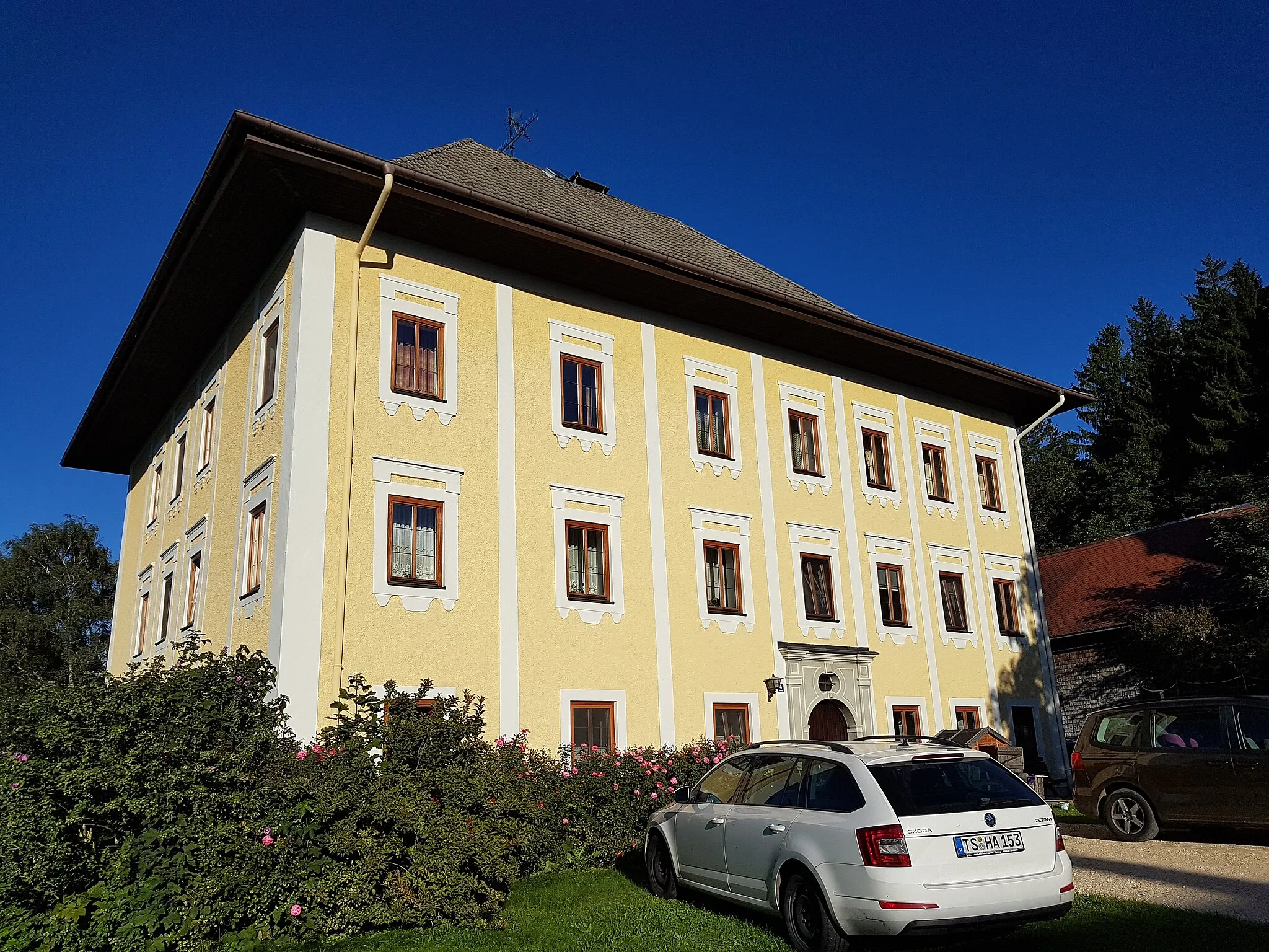 Photo showing: Pfarrhof (Reichersdorf)