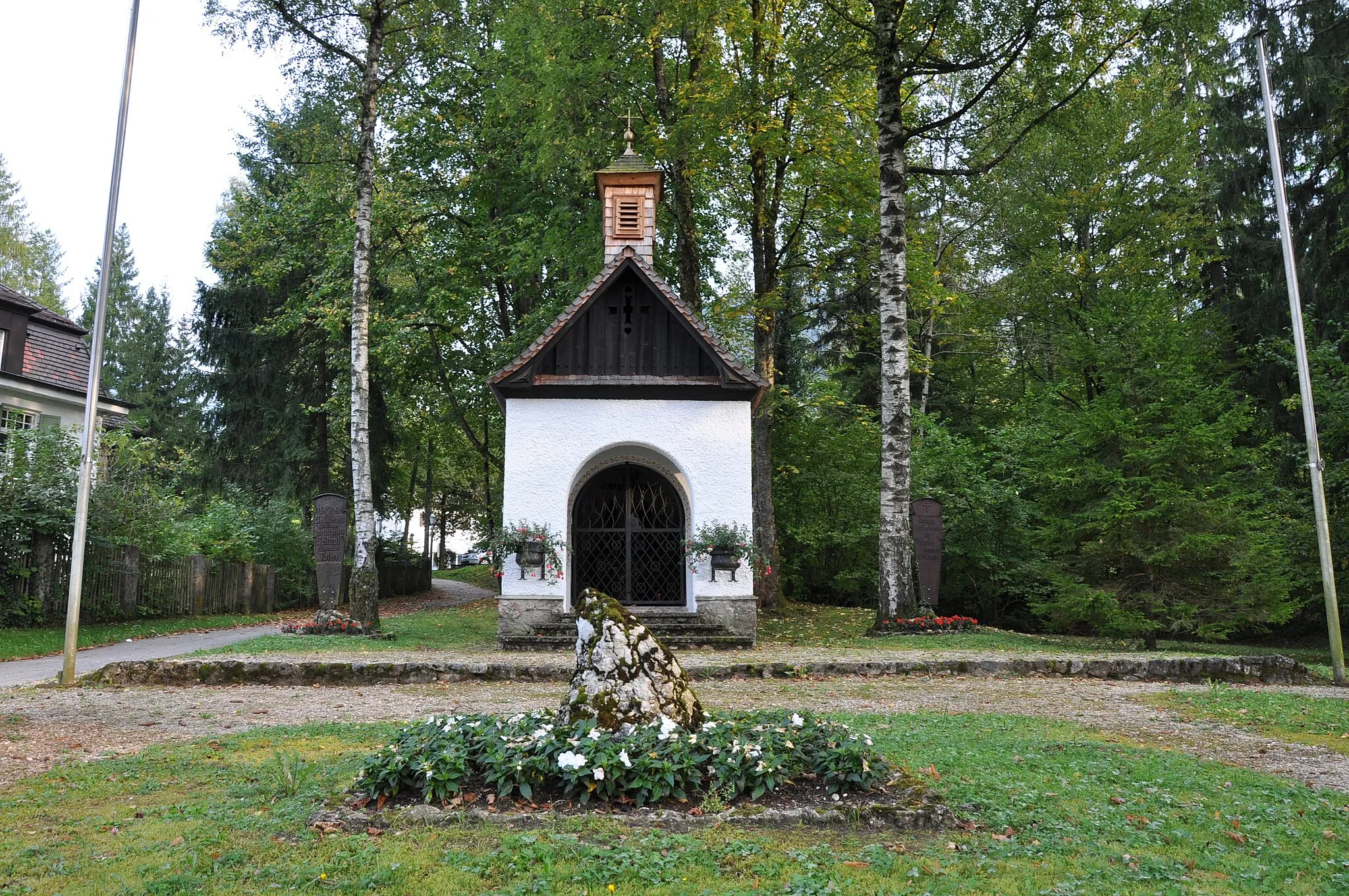 Photo showing: Kapelle des Kriegerdenkmals in Bayerisch Gmain
Aktennummer: D-1-72-115-3