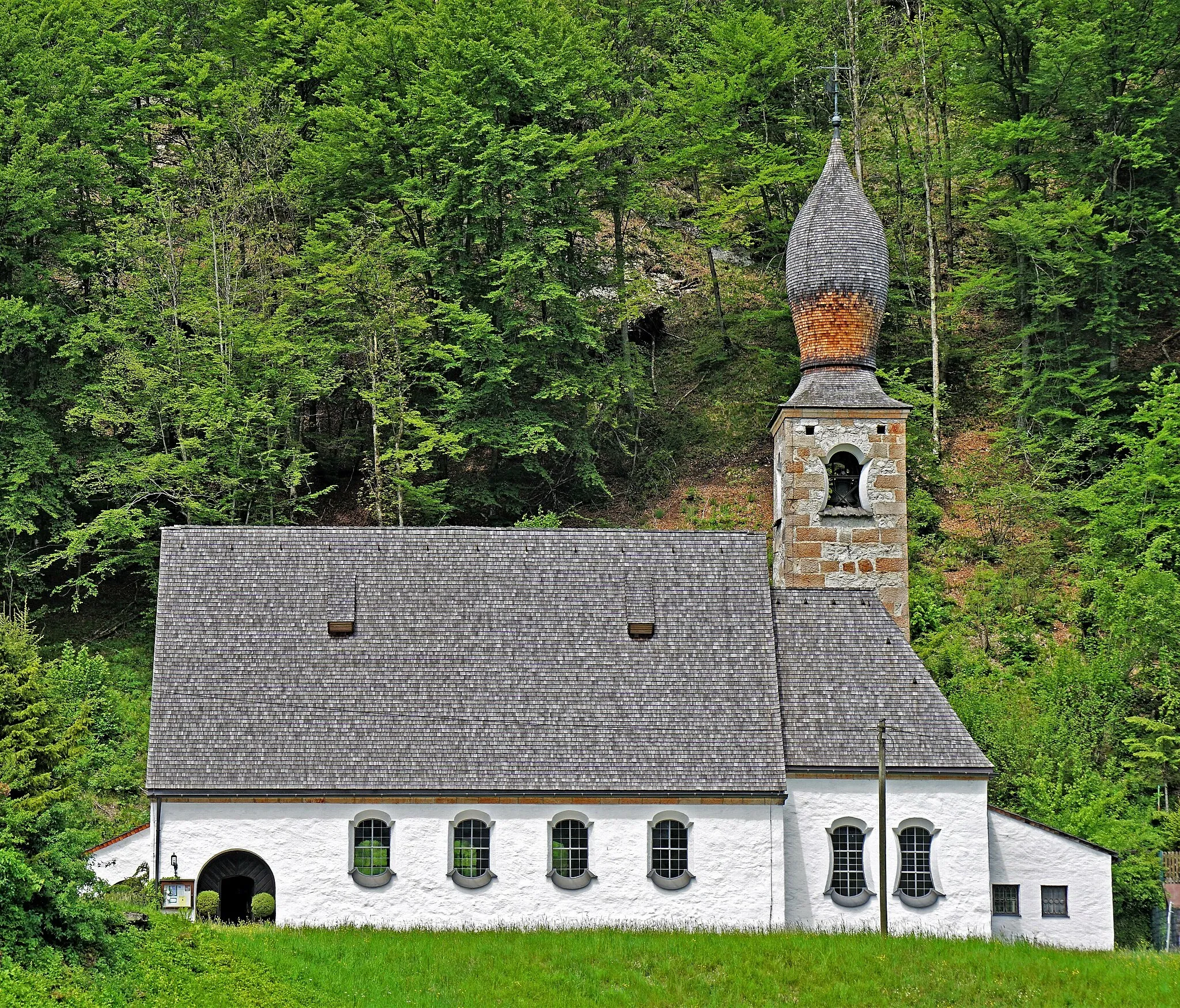 Photo showing: Filialkirche Maria Hilf (Schneizlreuth)