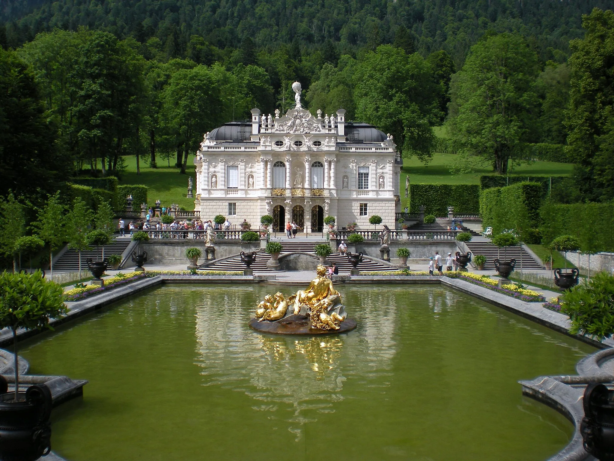 Photo showing: Linderhof es el más pequeño de los castillos mandados construir por Luis II de Baviera.