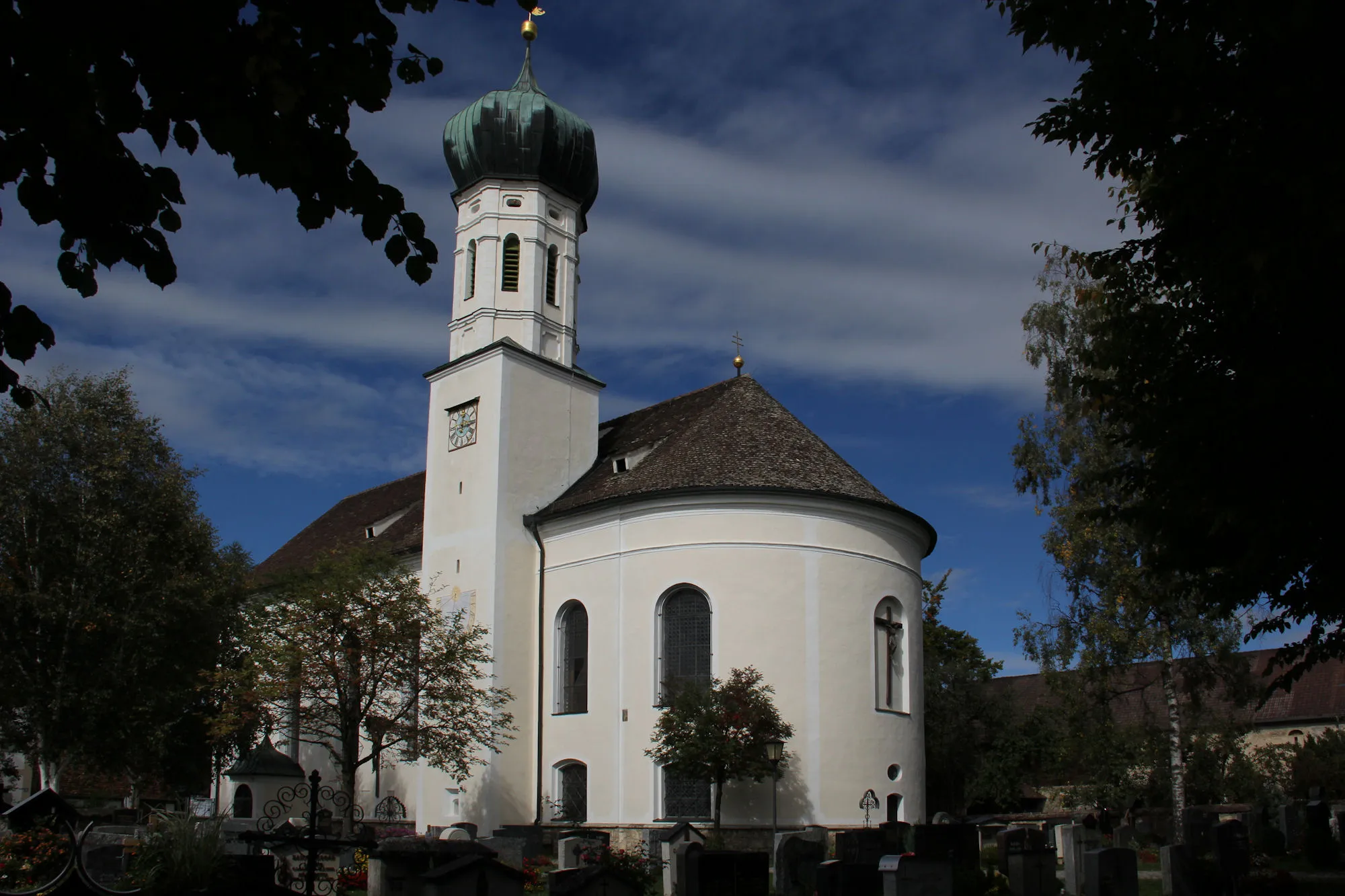 Photo showing: St. Leohard (Rechthal)

Native name
St. Leonhard Location
Bavaria , Germany Coordinates
47° 50′ 47.05″ N, 11° 01′ 45.97″ E Authority file

: Q46813918
institution QS:P195,Q46813918