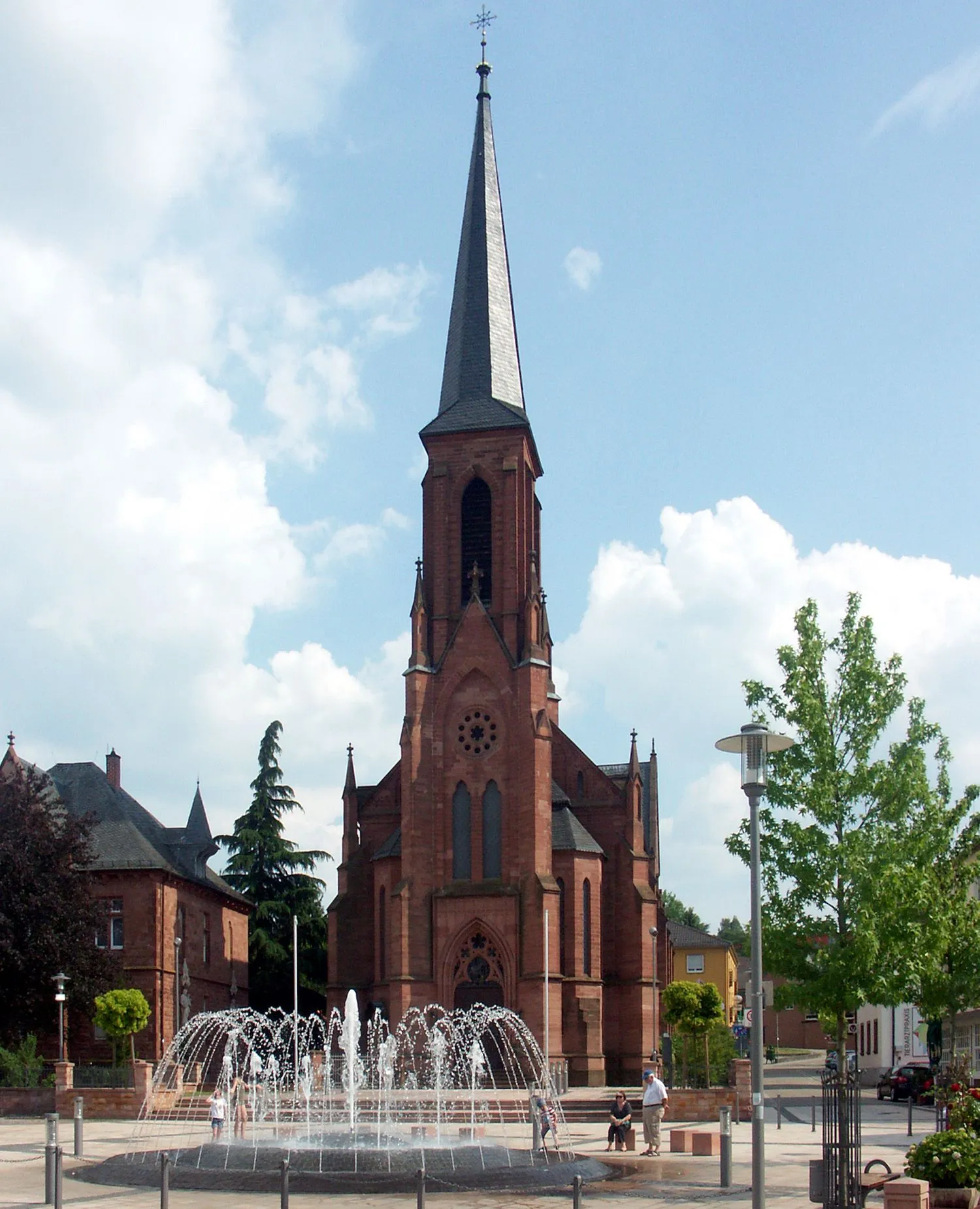 Photo showing: Die Kirche St. Martin am Ludwigsplatz in Bad Bergzabern