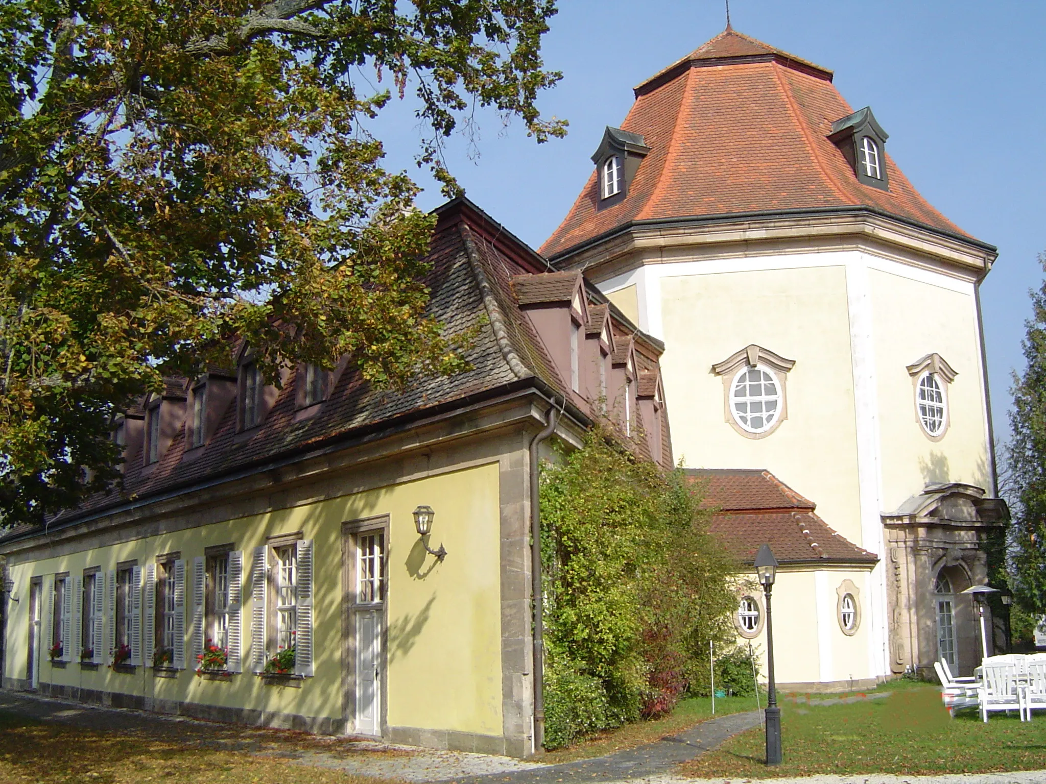 Photo showing: Bayreuth, Schloss Thiergarten, Oktogon und Westflügel