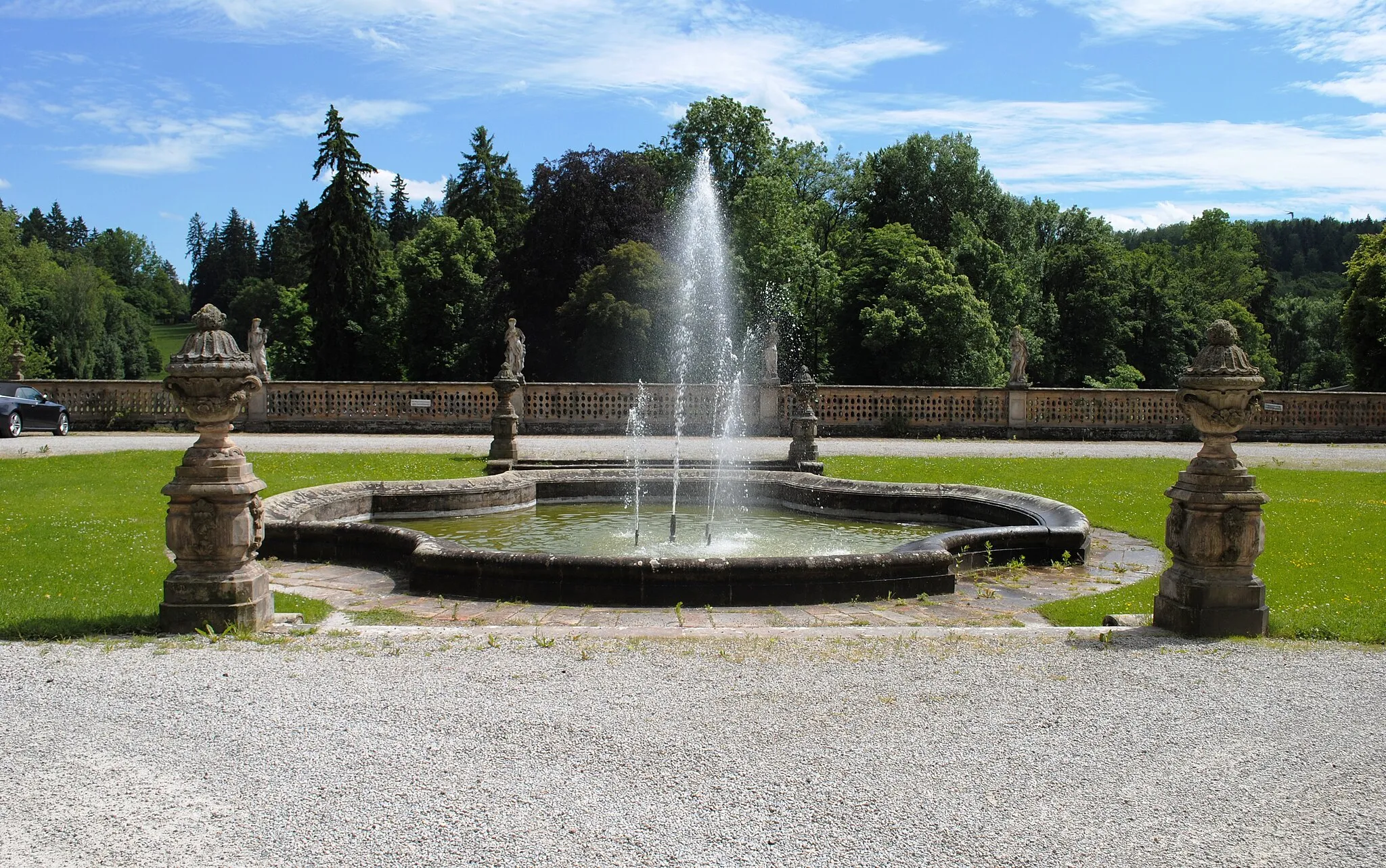 Photo showing: Brunnen, Innenhof, Schloss Tambach, Tambach