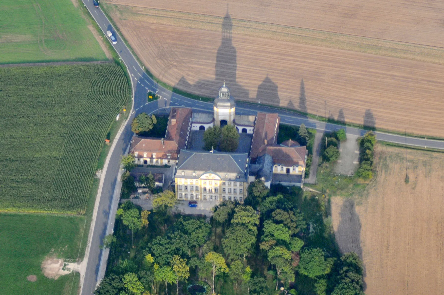 Photo showing: Aerial photography of Schloss Jägersburg near Eggolsheim, Bavaria, Germany