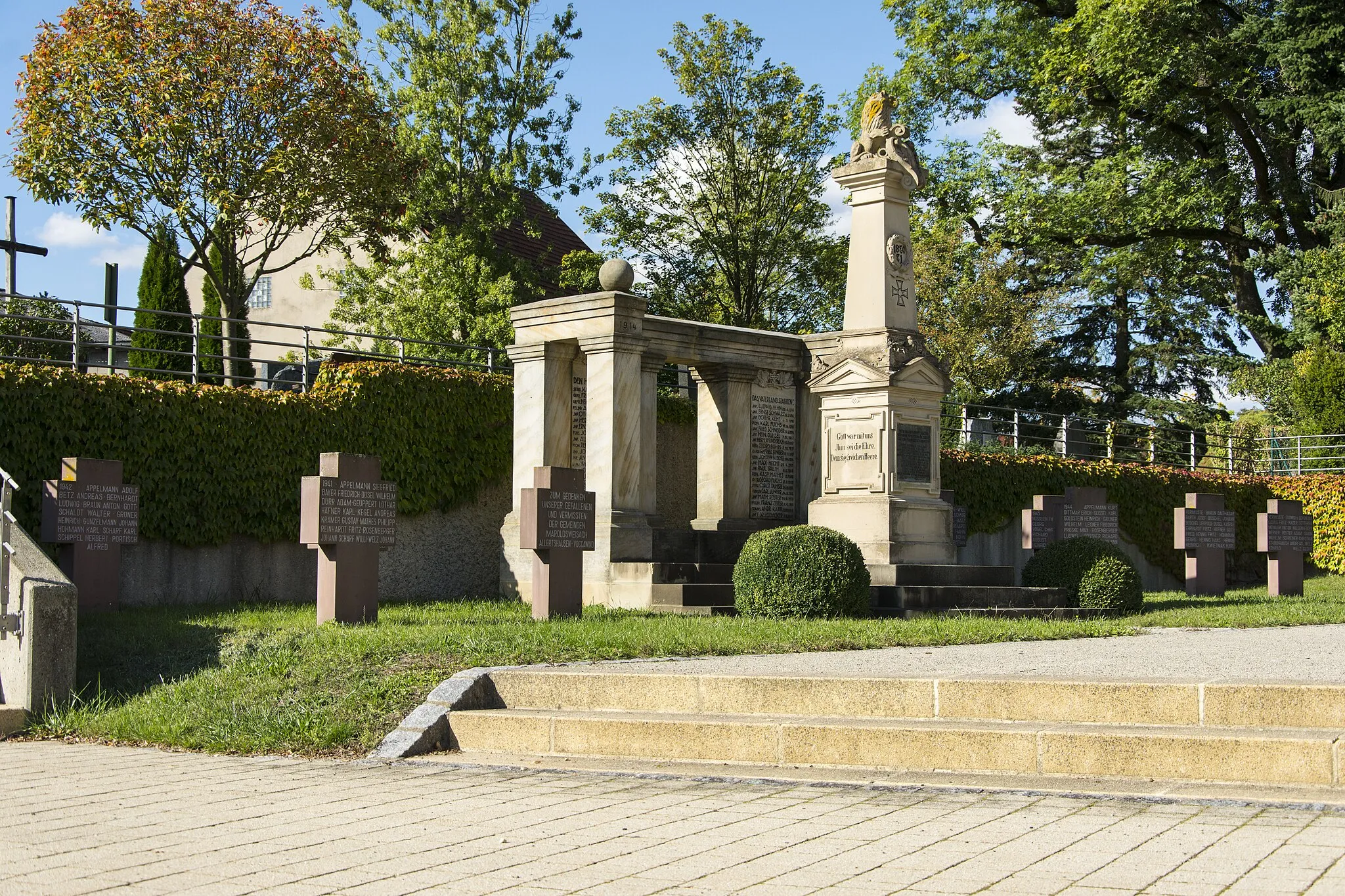 Photo showing: in Maroldsweisach neben der evangelischen Kirche