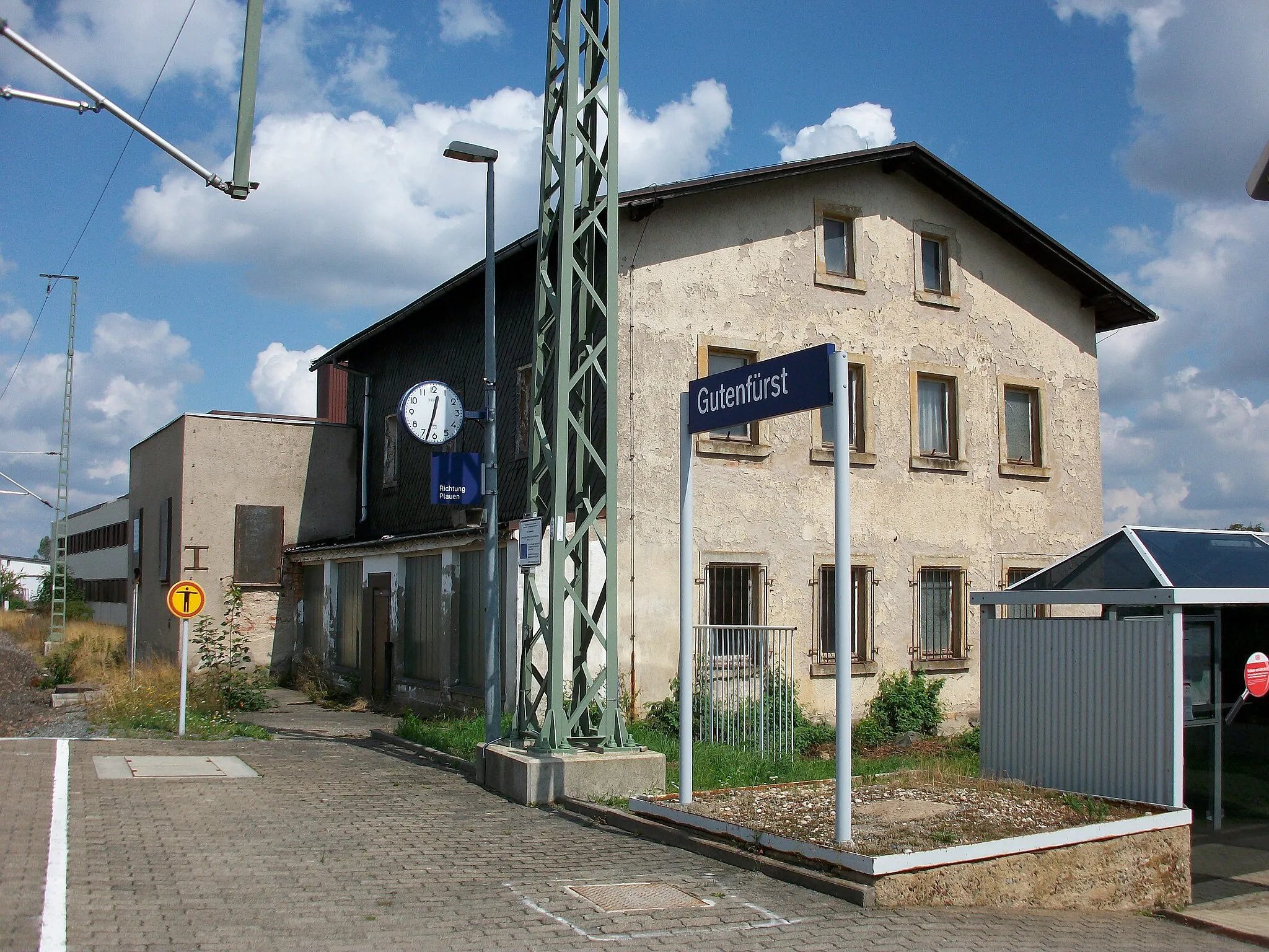 Photo showing: Bahnhof Gutenfürst, Empfangsgebäude (2019)