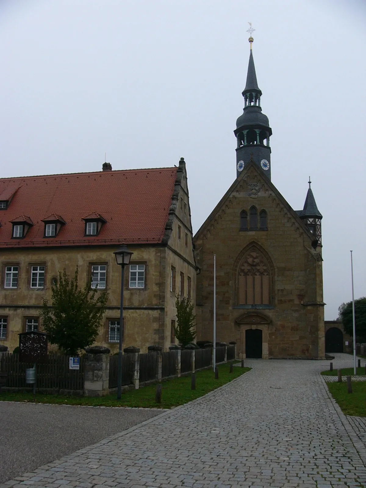 Photo showing: Frontansicht von Klosterkirche