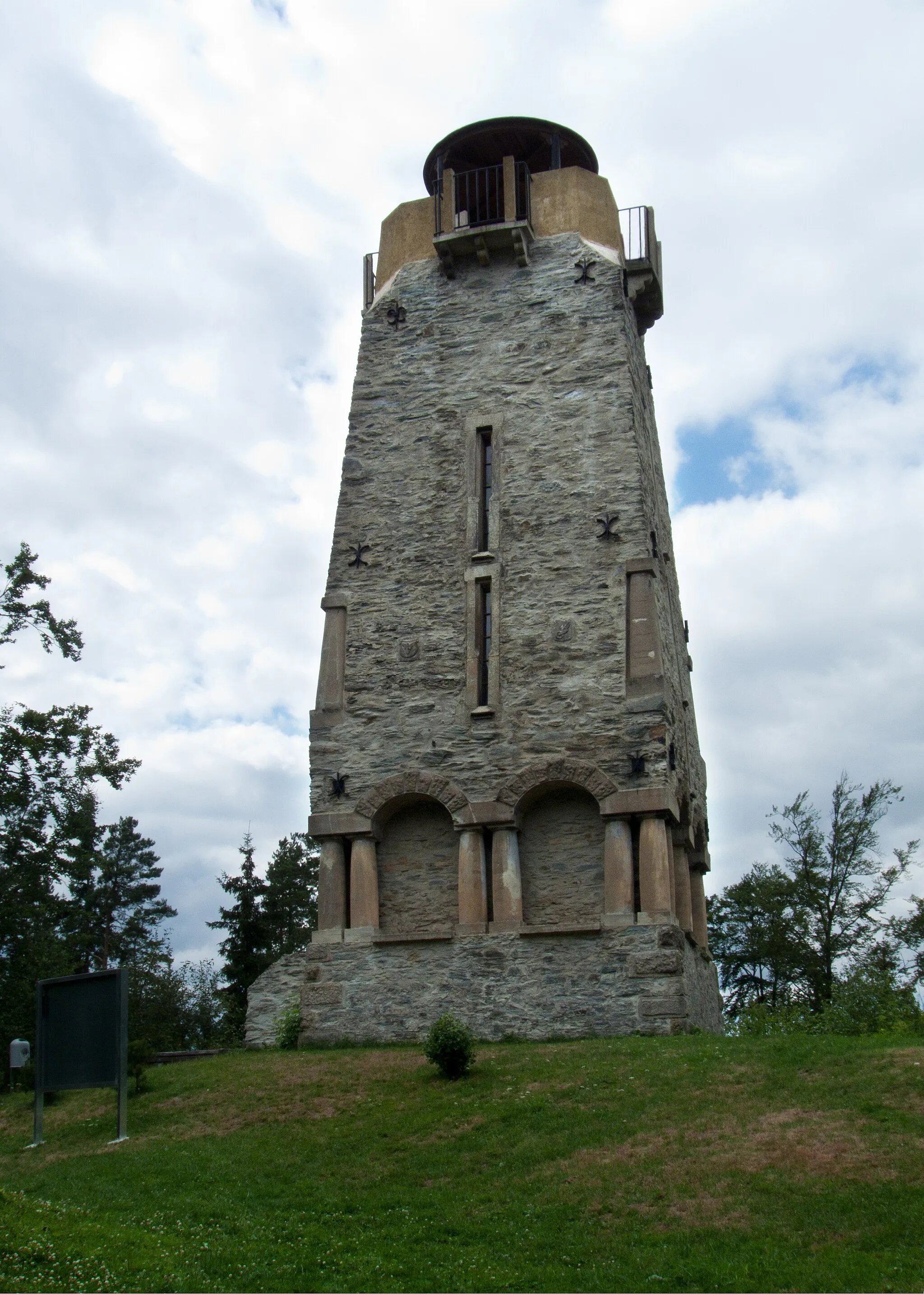 Photo showing: Observation tower Bismarckova rozhledna, Cheb District, Czech Republic