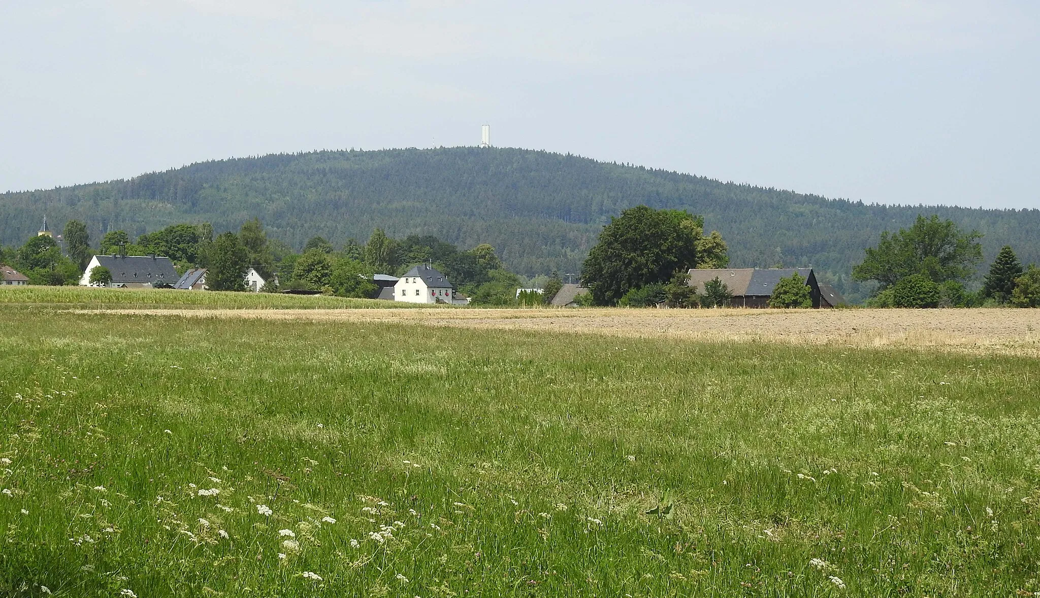 Photo showing: Spielberg von Südosten mit dem Großen Kornberg, Selb