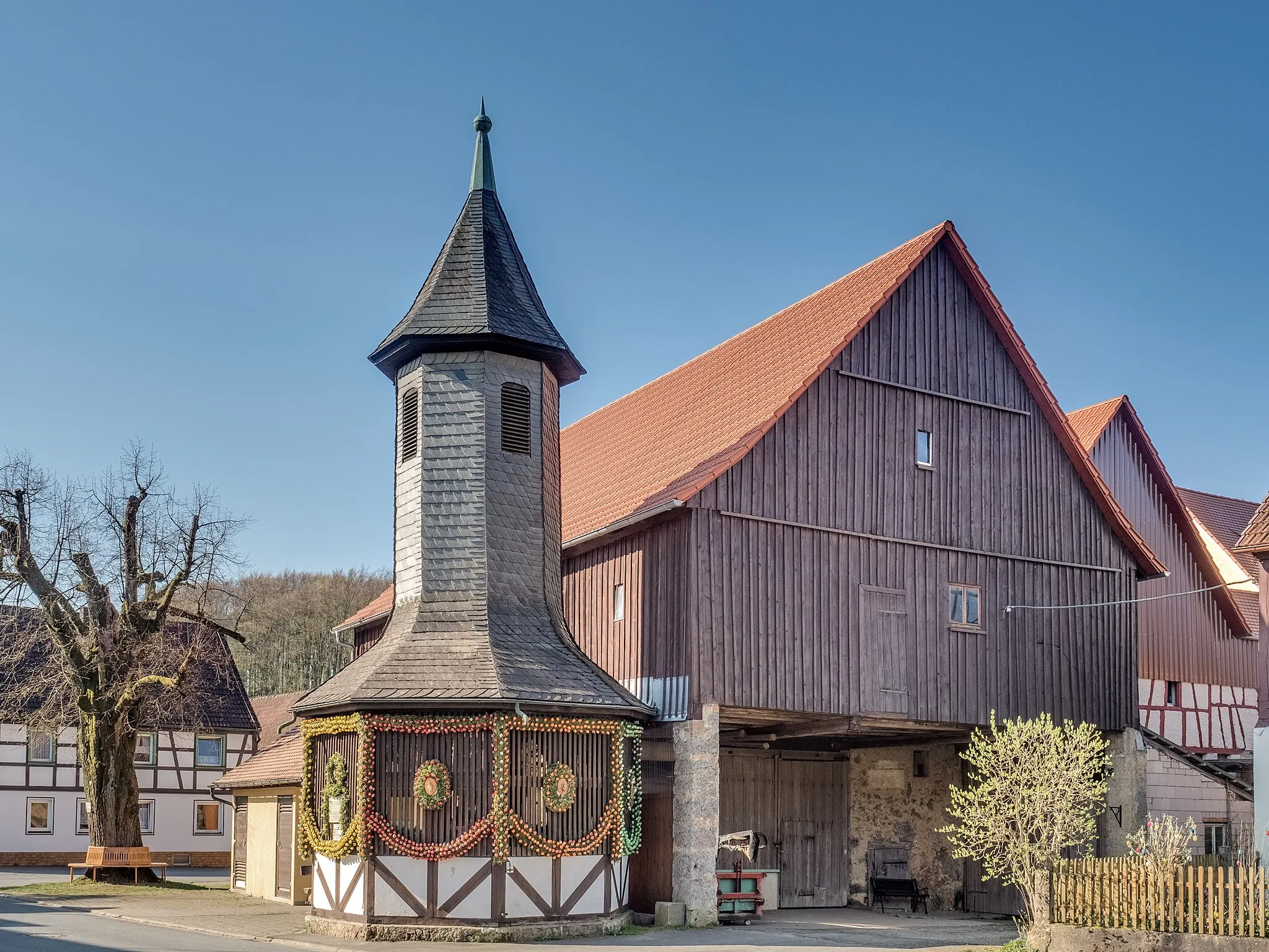 Photo showing: Easter fountain Birkenreuth-2015