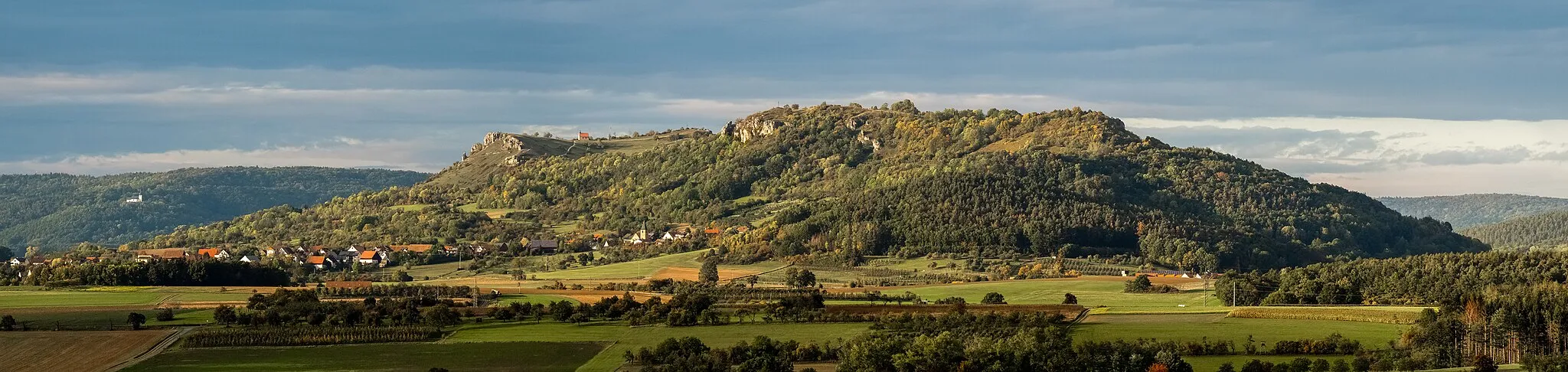 Photo showing: Panorama of the Ehrenbürg as seen from the south