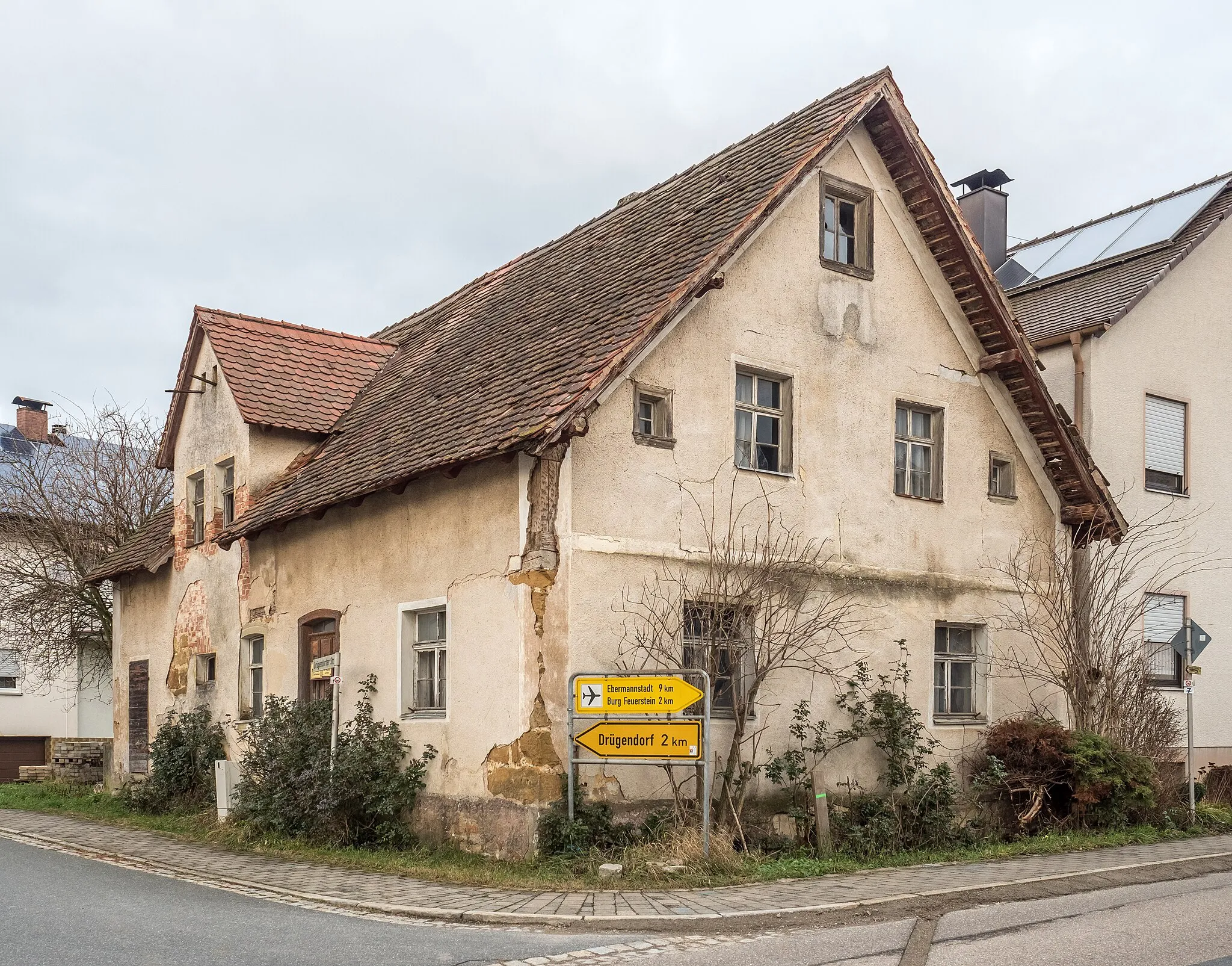 Photo showing: Decayed farmhouse in Drosendorf