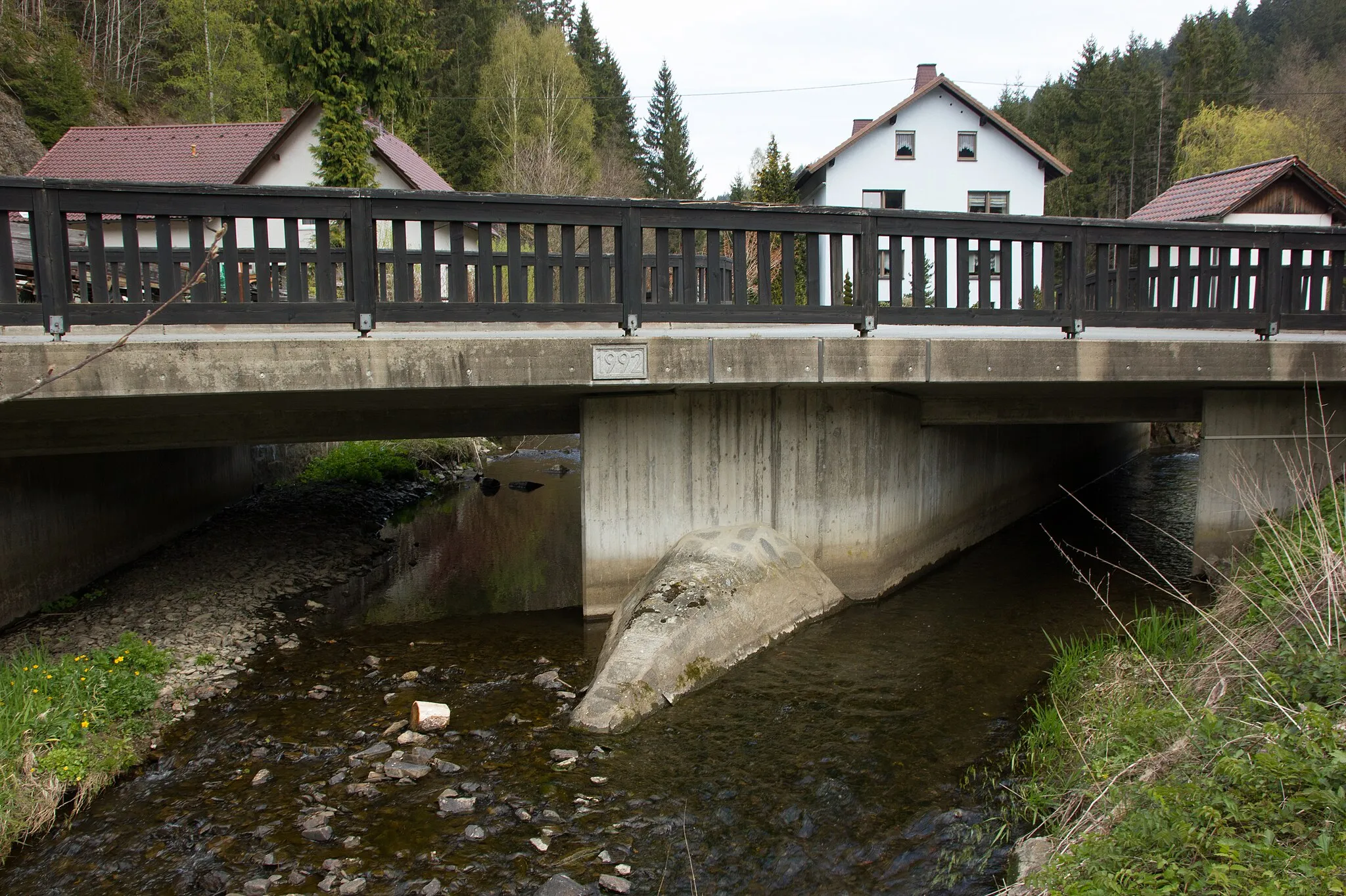 Photo showing: Brücke über die Lamitz bei Schnappenhammer, Wallenfels