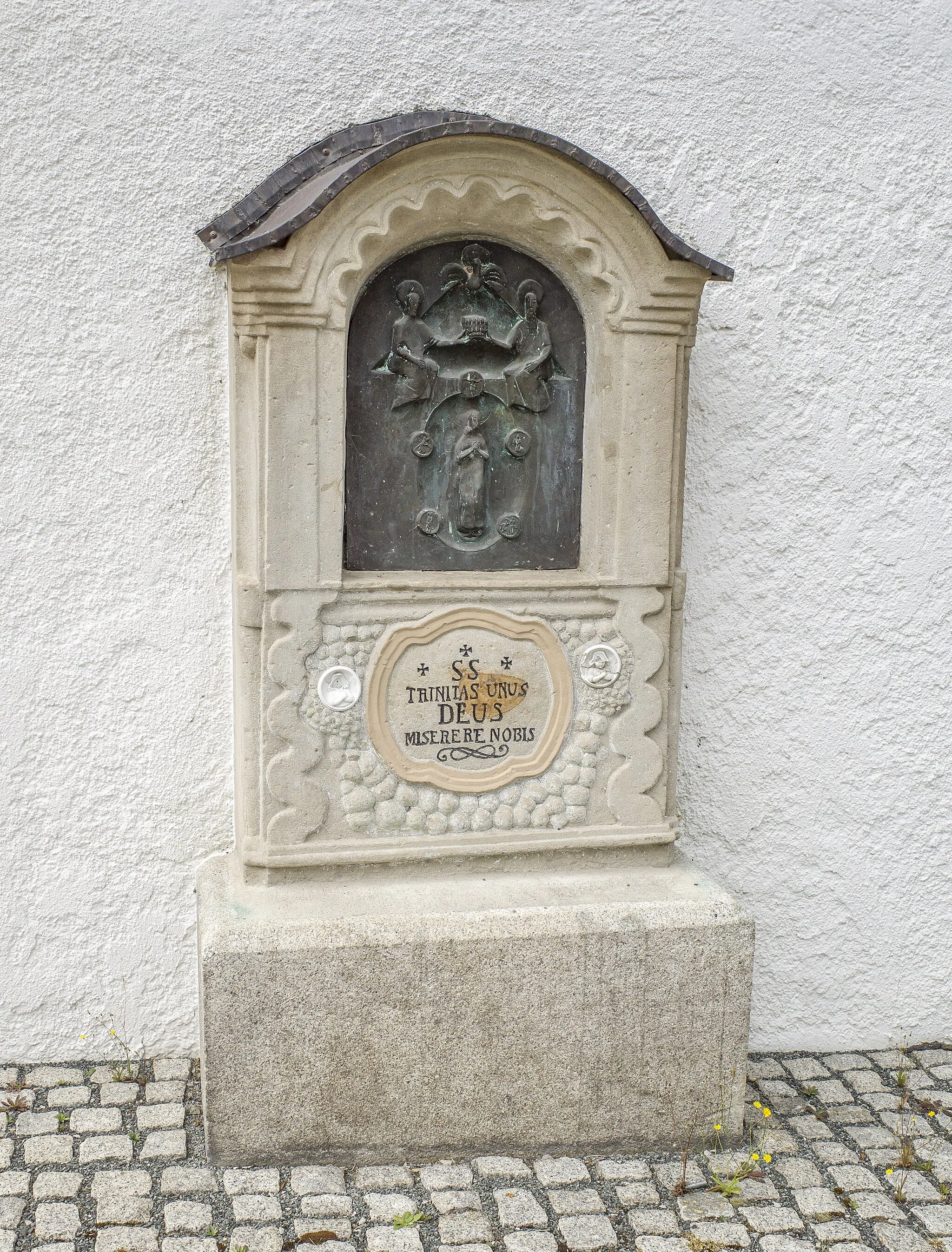 Photo showing: Altar an der Kirche St Laurentius in Oberwarmensteinach