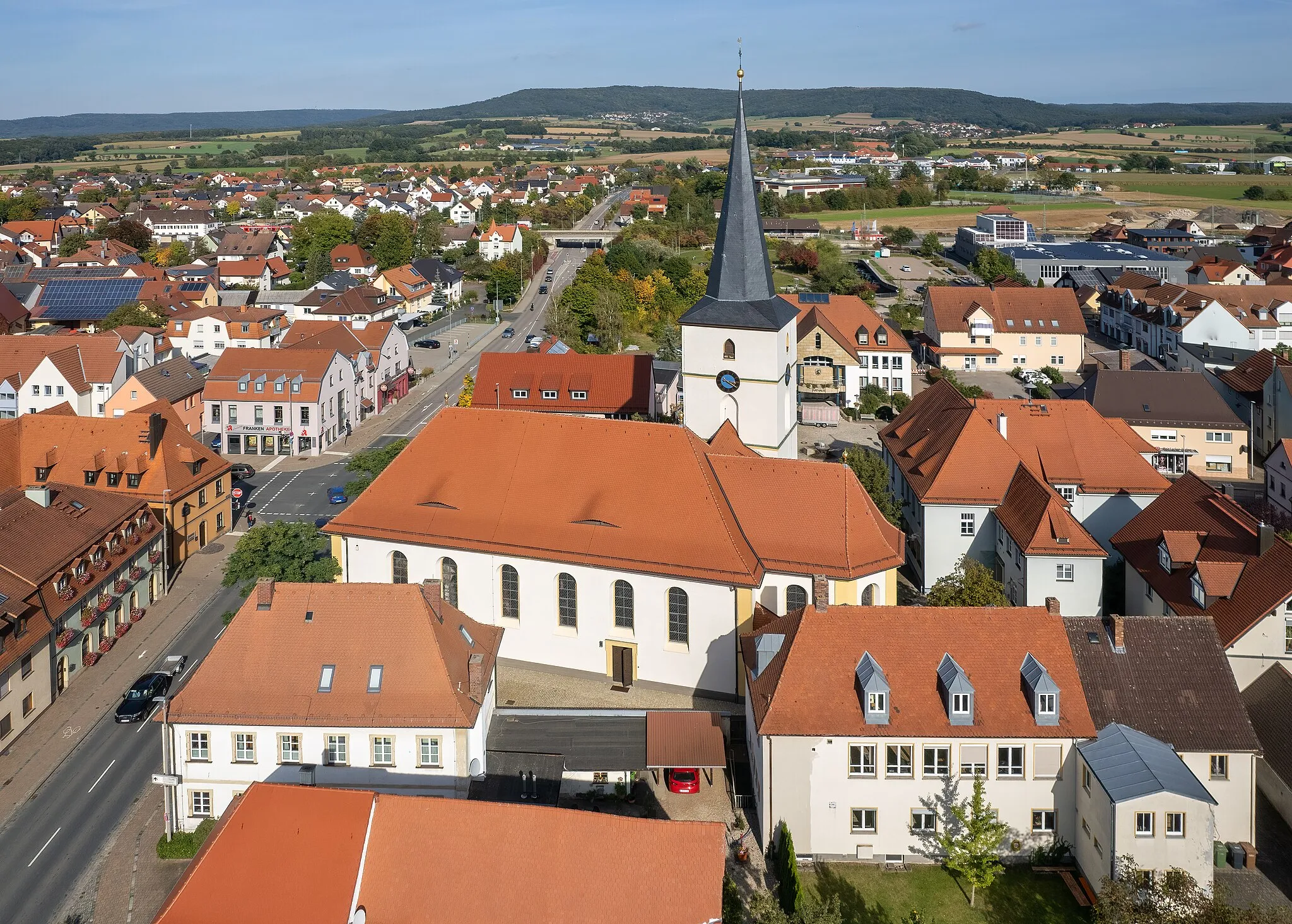 Photo showing: Aerial view of the church St. Veit in Hirschaid in the district of Bamberg