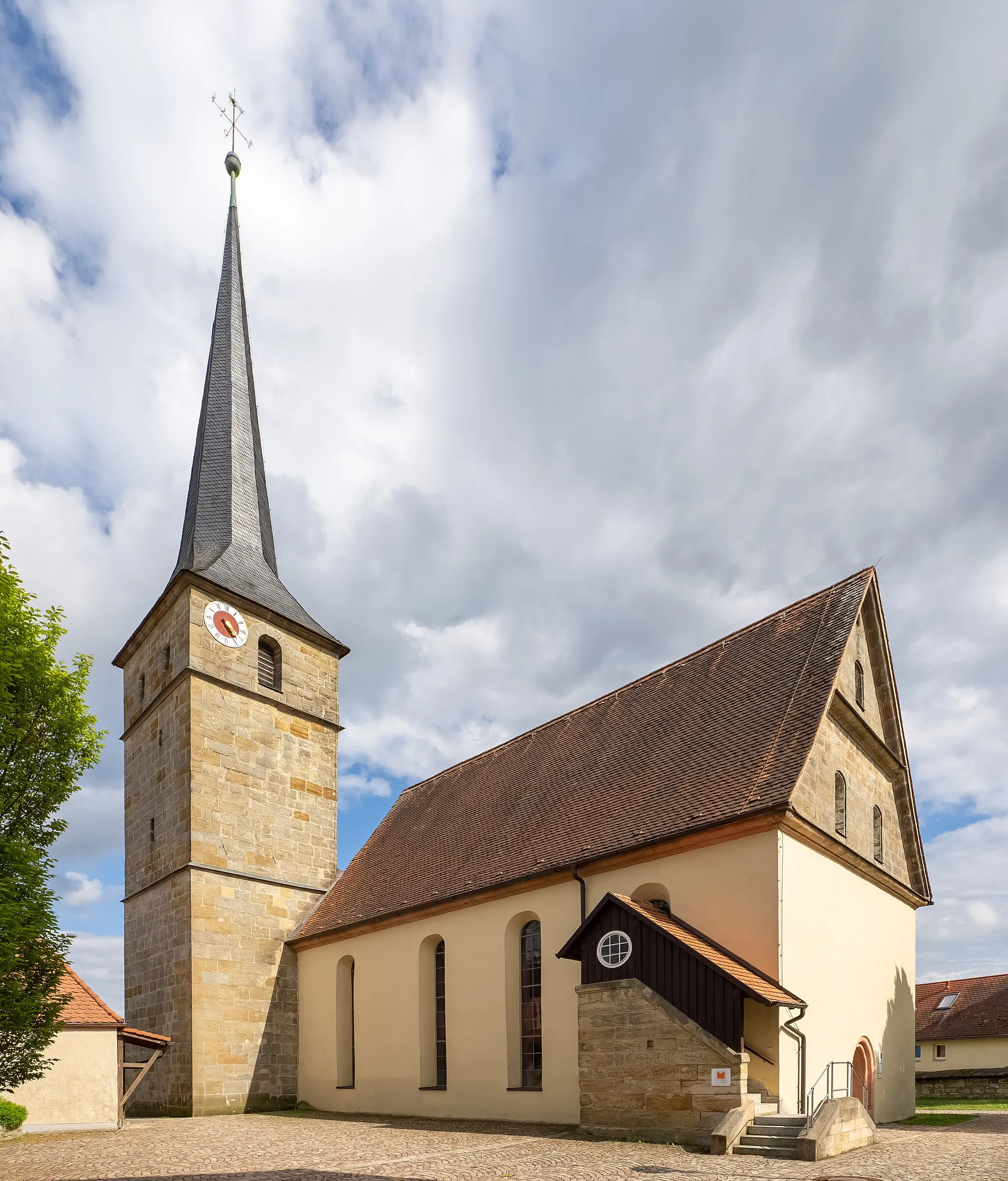 Photo showing: Evangelical church St. Bartholomew in Mistelbach near Bayereuth