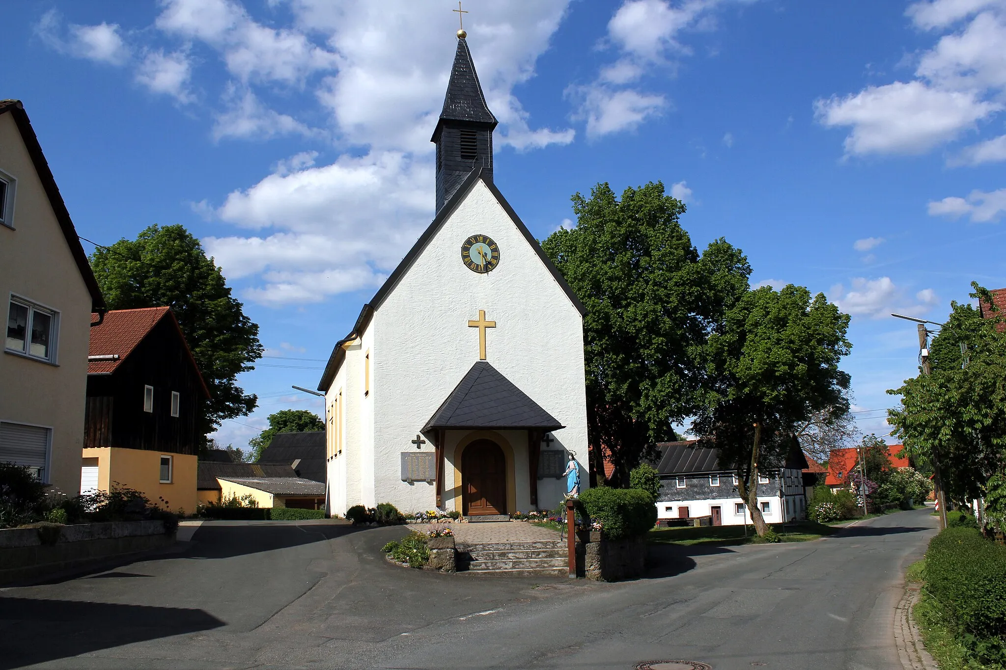 Photo showing: Die Kirche in Bojendorf, Südansicht (Vorderseite)