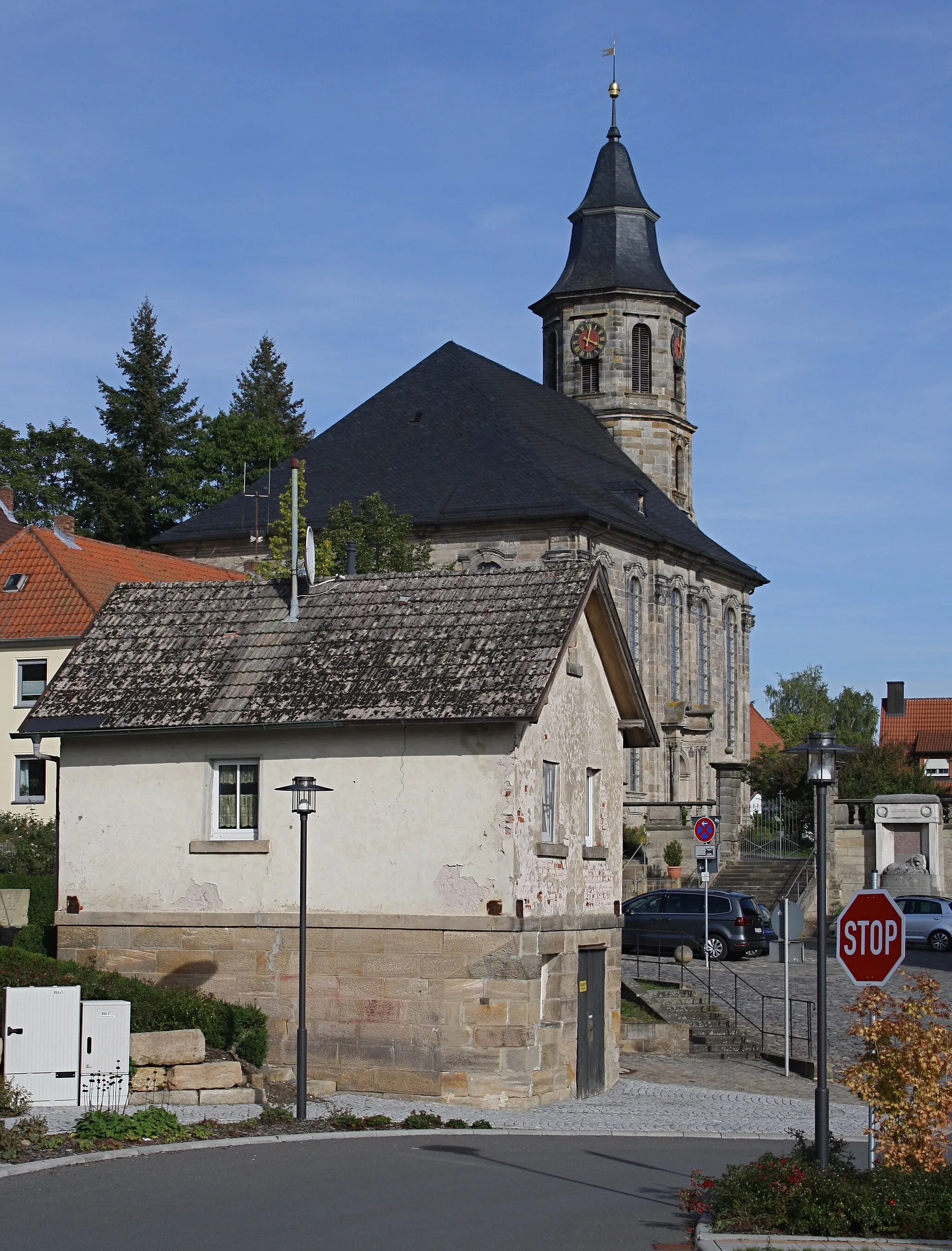 Photo showing: Schloßplatz und Dreifaltigkeitskirche in Neudrossenfeld