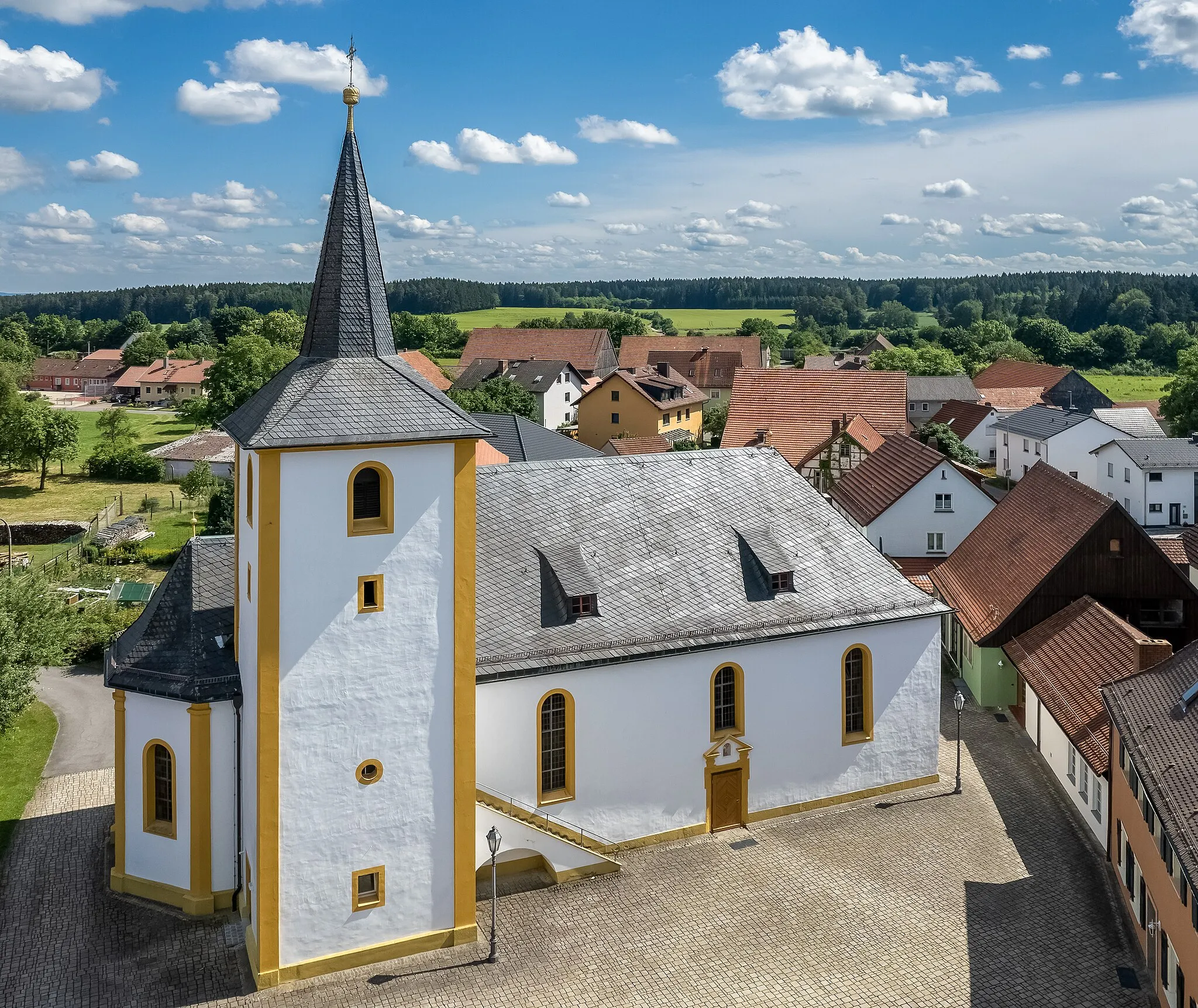 Photo showing: Parish Church of St. Peter and Paul in Stadelhofen