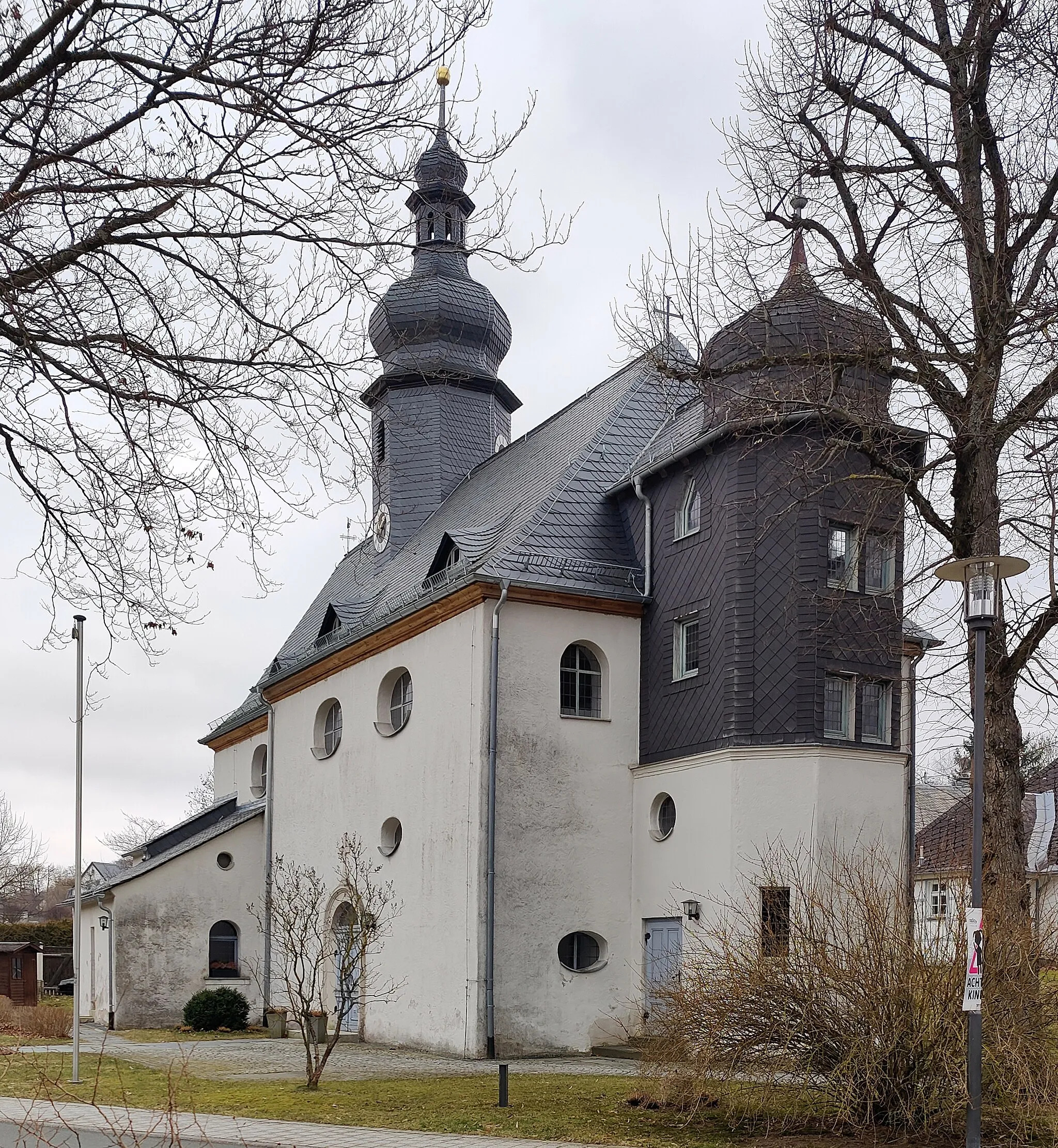 Photo showing: Evangelisch-lutherische Simon-und-Judas-Kirche Issigau, Oberfranken, Bayern, Deutschland