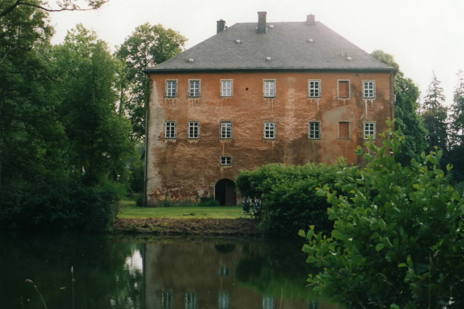 Photo showing: Wasserschloss in Weißdorf - Rückseite