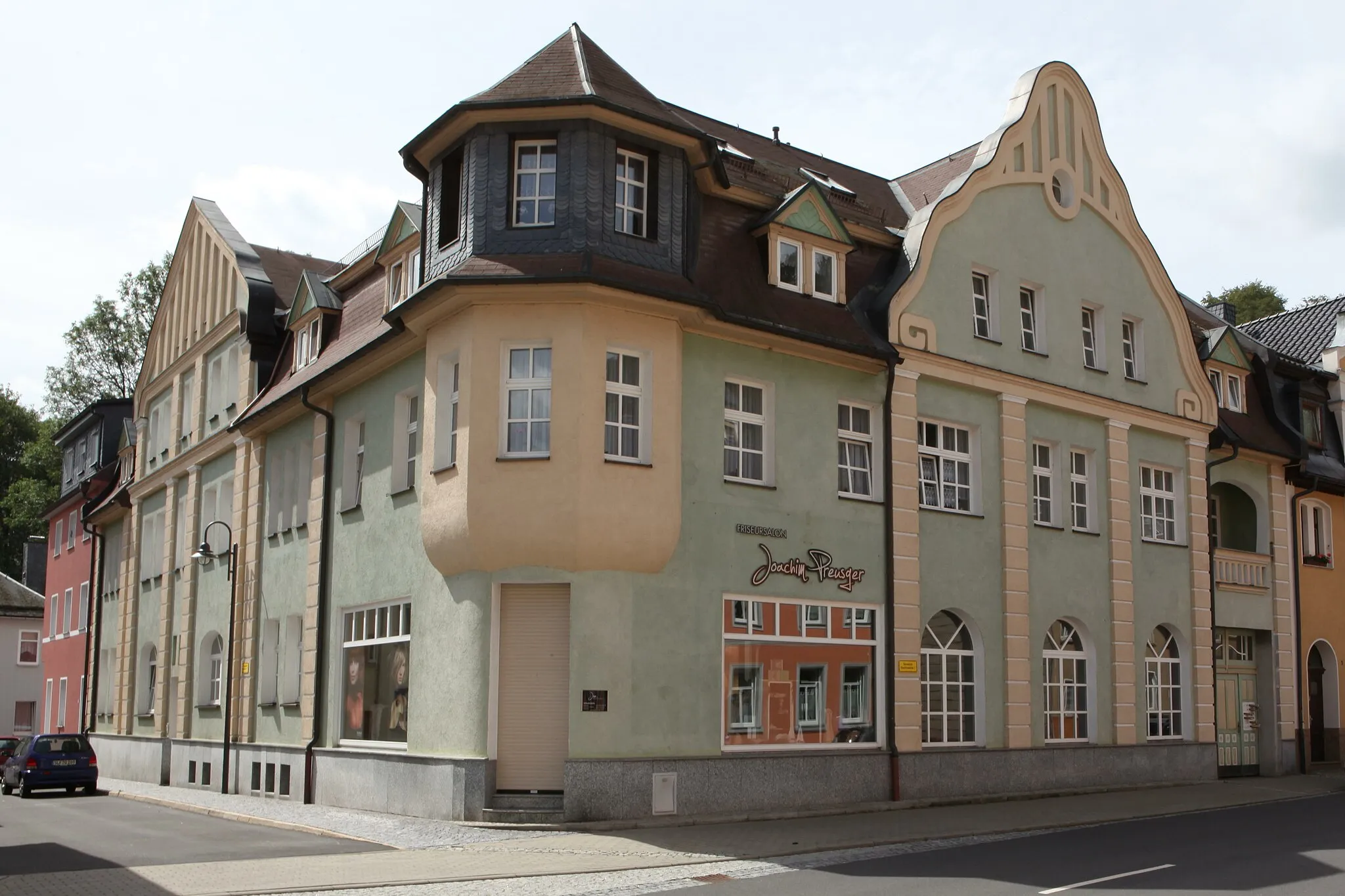 Photo showing: Wohn- und Geschäftshaus, Gräfenthal, Karl-Liebknecht-Straße 3