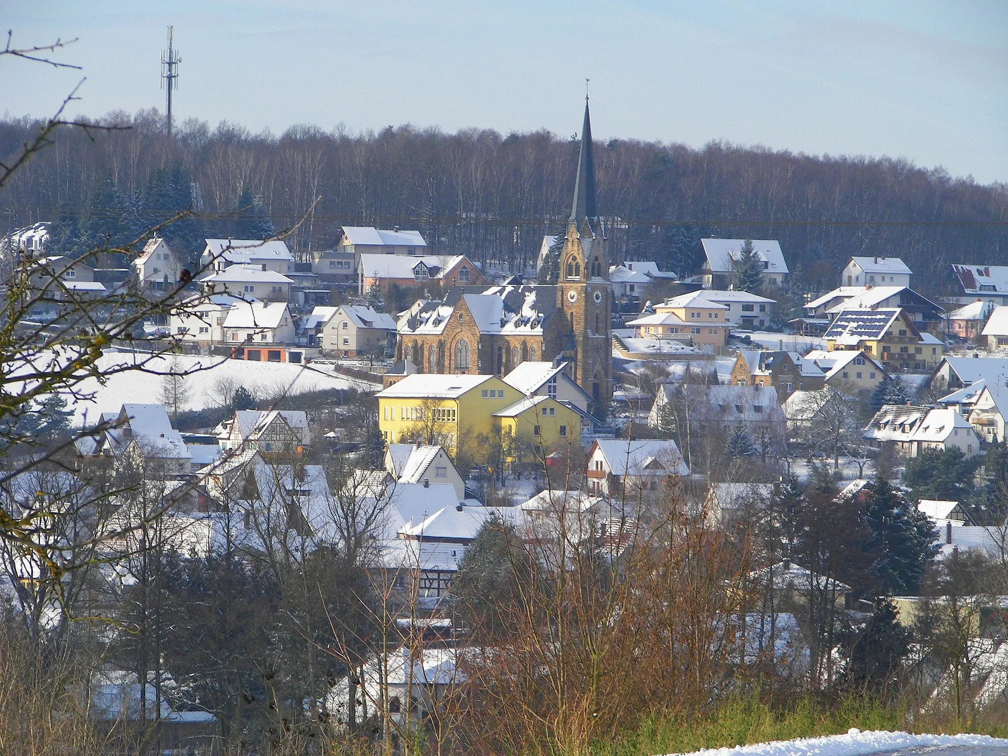 Photo showing: Schwürbitz, a district of Michelau in Oberfranken, with Herz-Jesu-Church