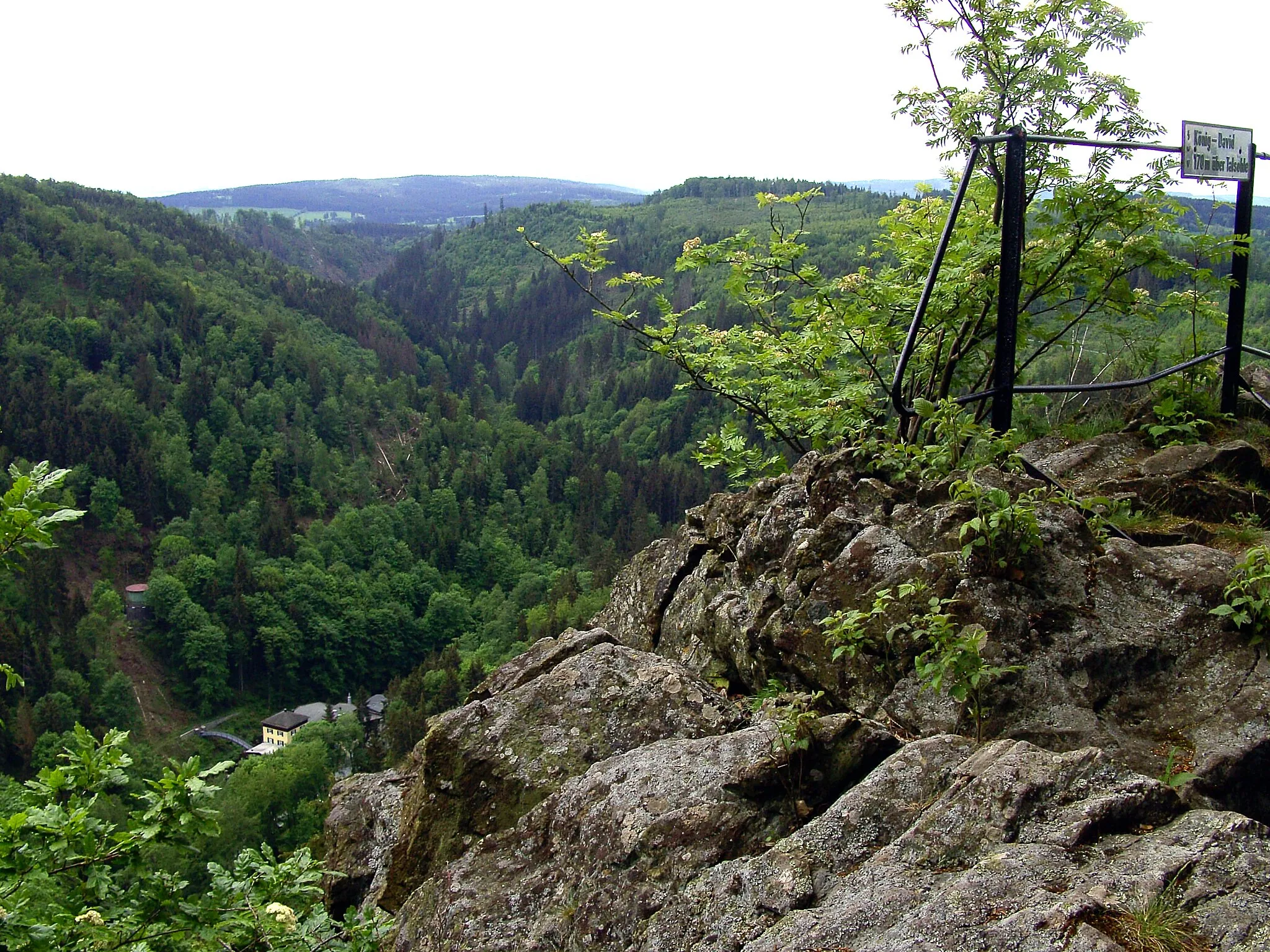 Photo showing: View over the Höllental in Frankenwald from lookout point König David