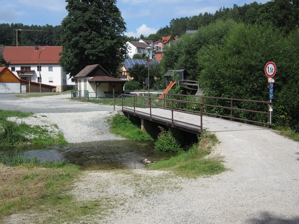 Photo showing: Ford crossing the Aufseß river in Aufseß, the bridge can carry only 1.5 tonnes