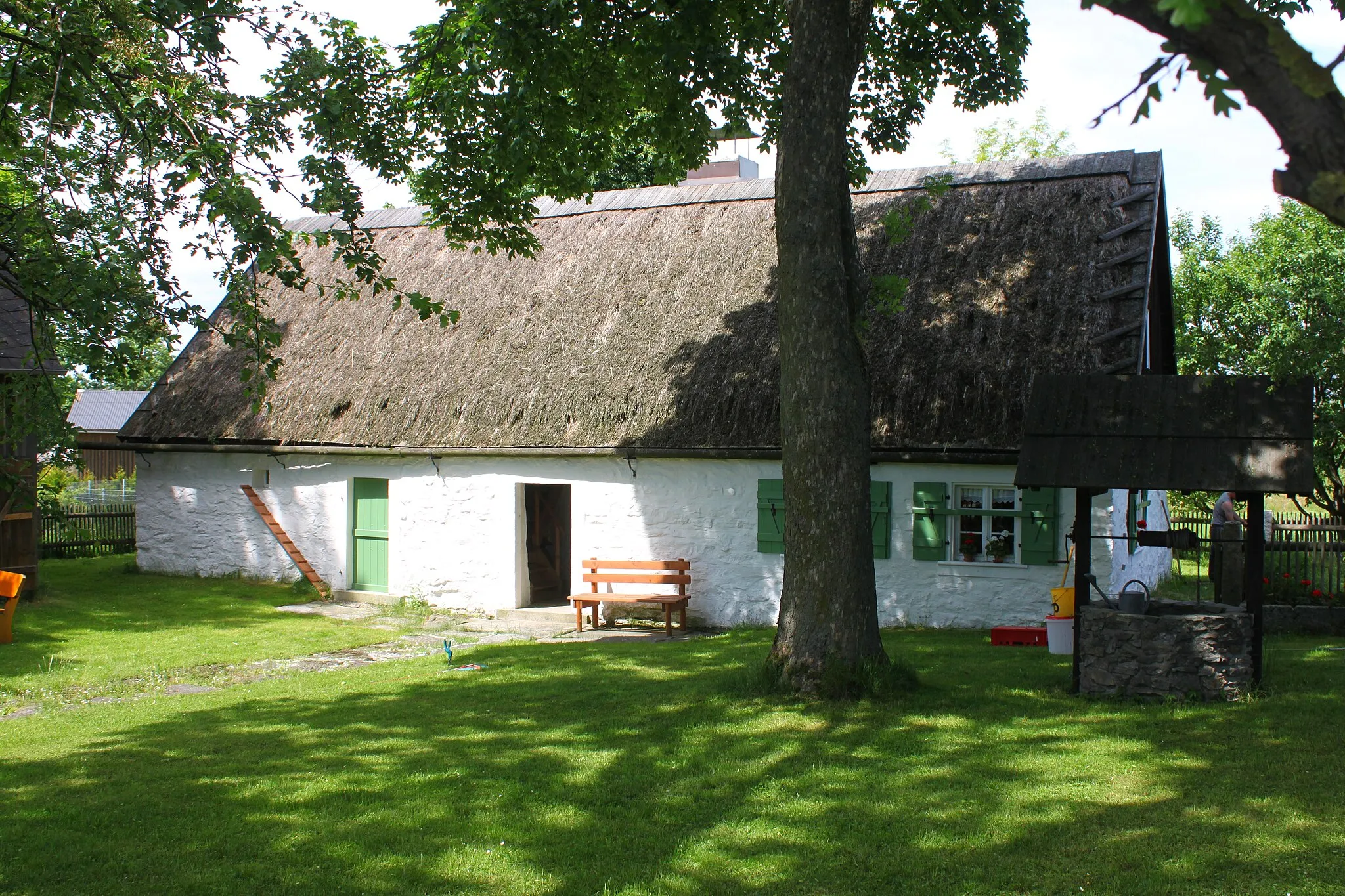 Photo showing: Das Weberhaus, Neudorf 27, Schauenstein, Wohnstallhaus mit Satteldach, Ende des 18. Jahrhunderts erbaut, ist heute als Heimatmuseum eingerichtet, Baudenkmal D-4-75-165-21