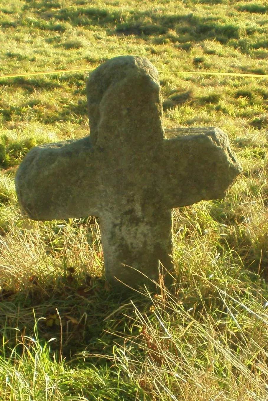 Photo showing: Stone crucifix and column of the crucification in Polná (Hazlov), Cheb District, Czech Republic.