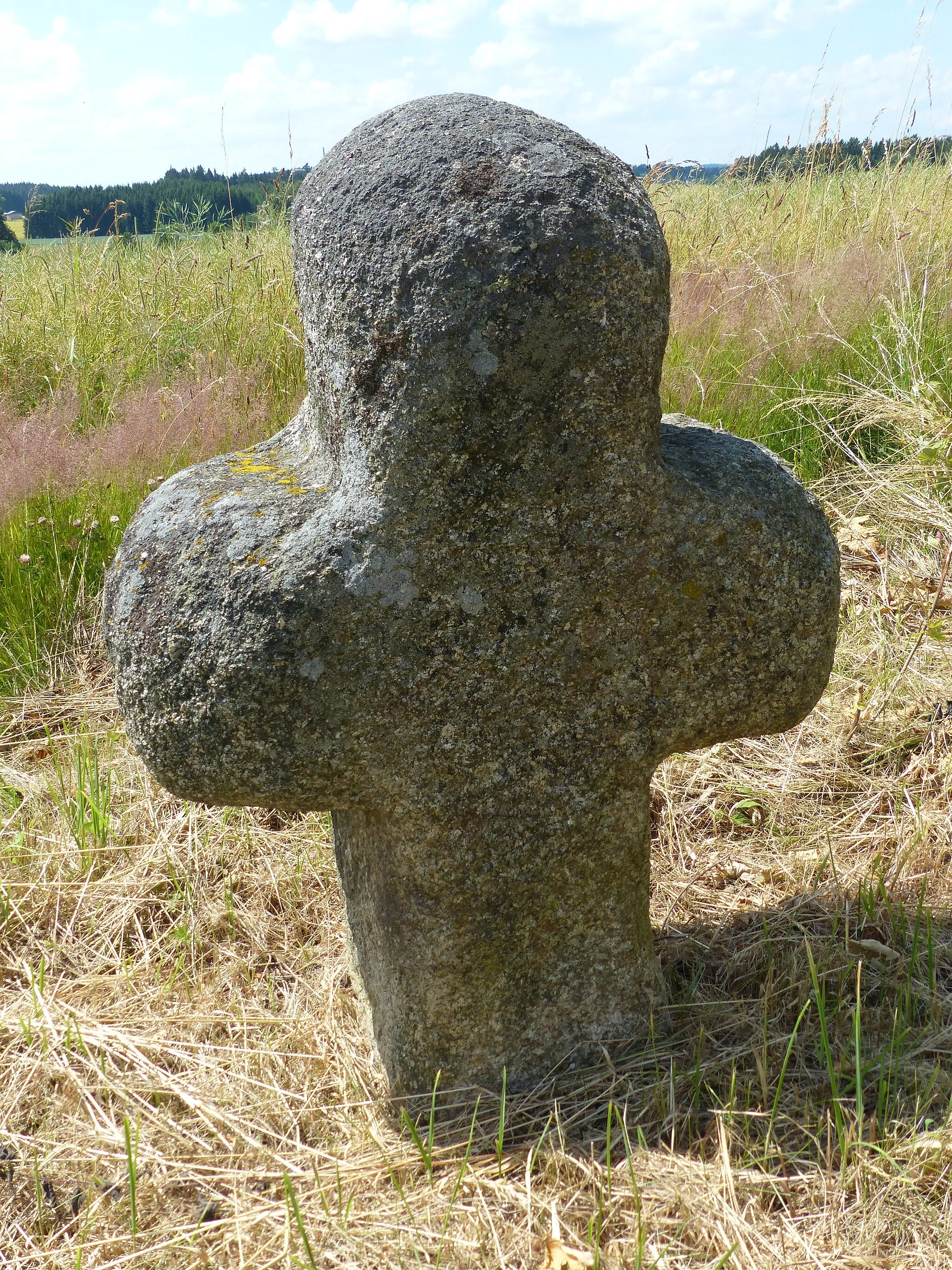 Photo showing: Drei Steinkreuze bei Schnackenhof, Ortsteil von Zell im Fichtelgebirge